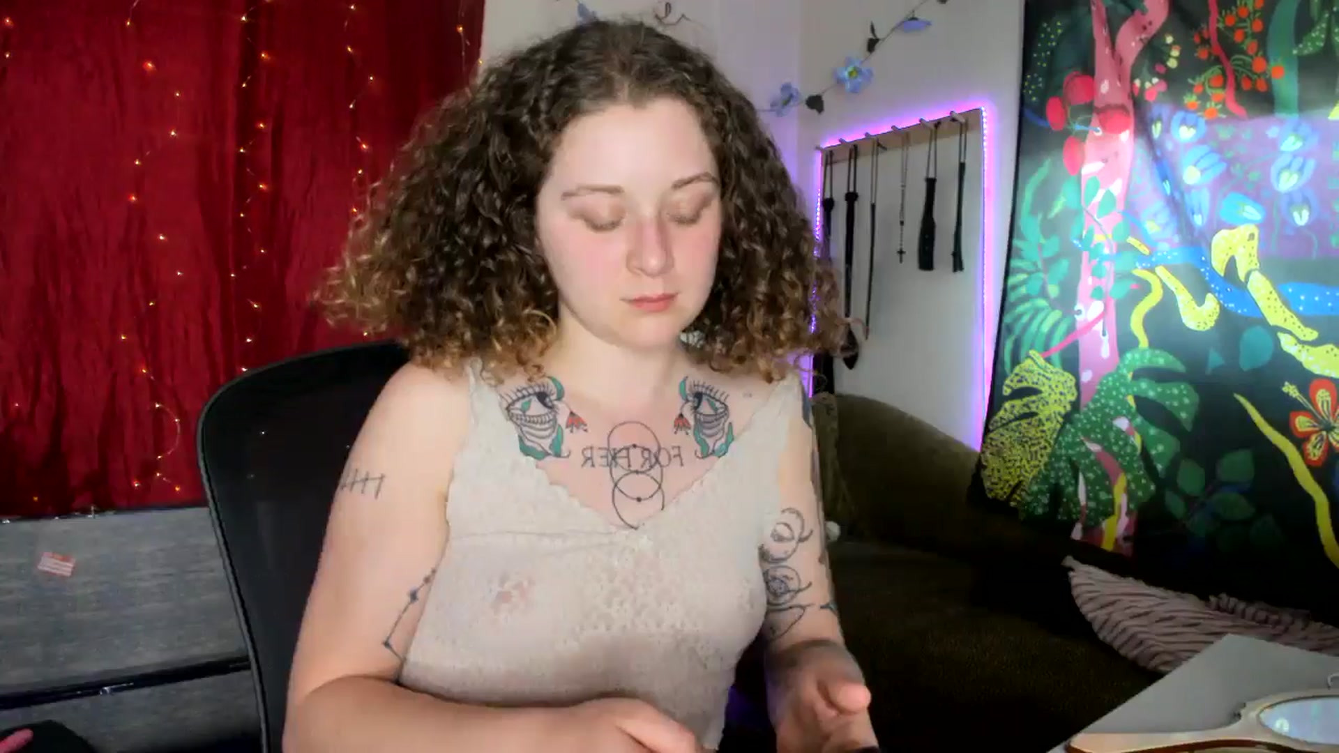 Gallery image thumbnail from PeachyQueen_'s myfreecams stream on, 08/12/2024, 20:51 image 13 of 20