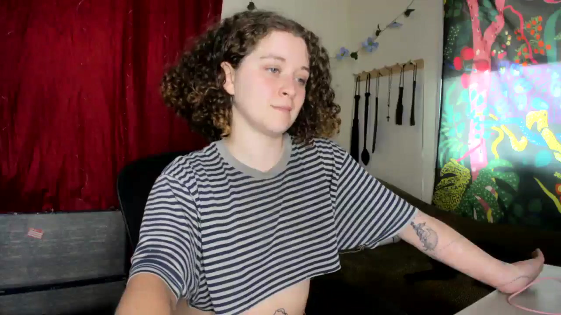 Gallery image thumbnail from PeachyQueen_'s myfreecams stream on, 08/15/2024, 19:53 image 13 of 20
