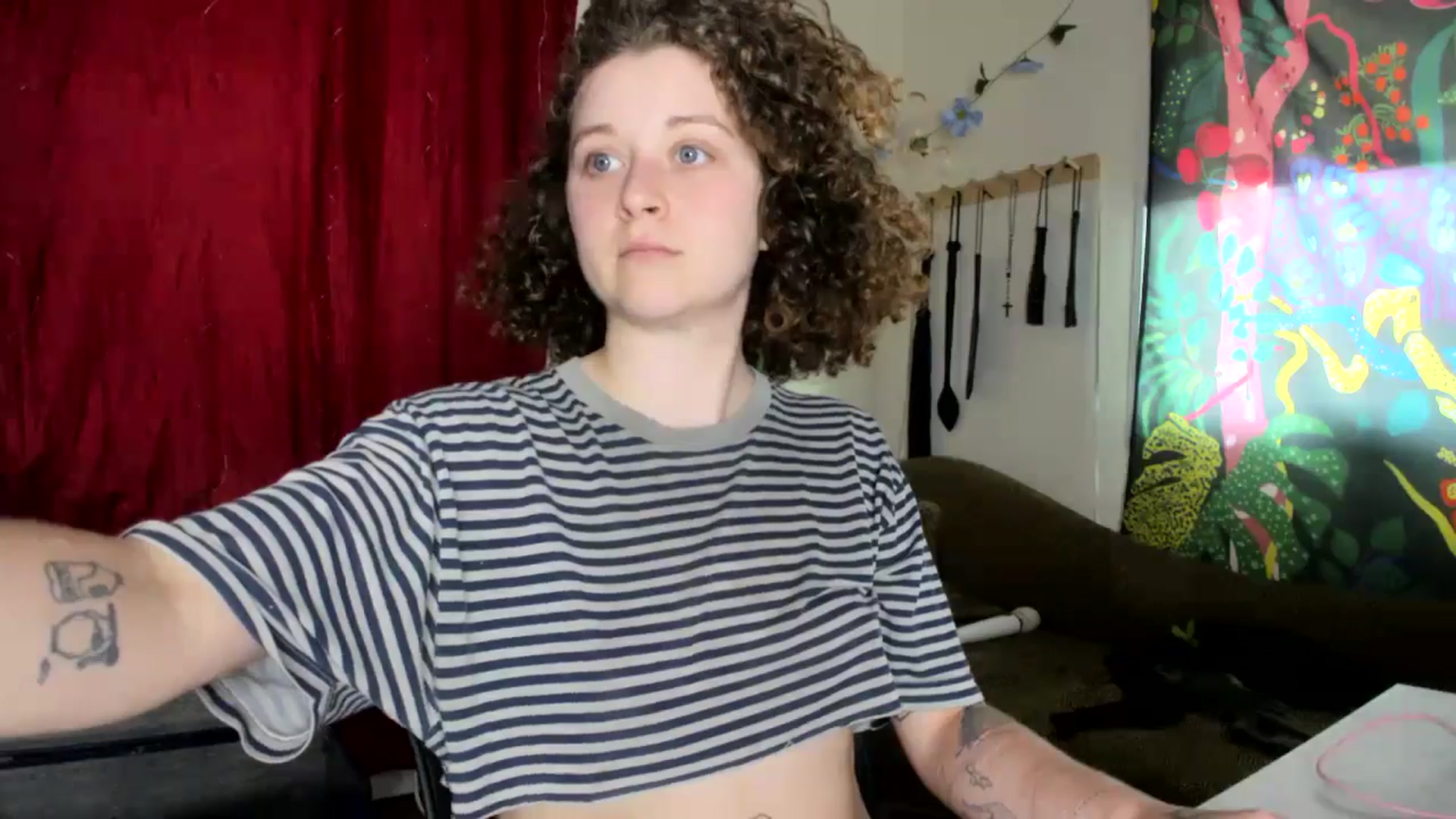 Gallery image thumbnail from PeachyQueen_'s myfreecams stream on, 08/15/2024, 19:53 image 16 of 20