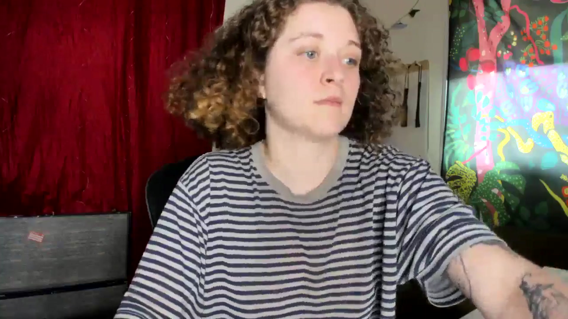 Gallery image thumbnail from PeachyQueen_'s myfreecams stream on, 08/15/2024, 19:53 image 15 of 20