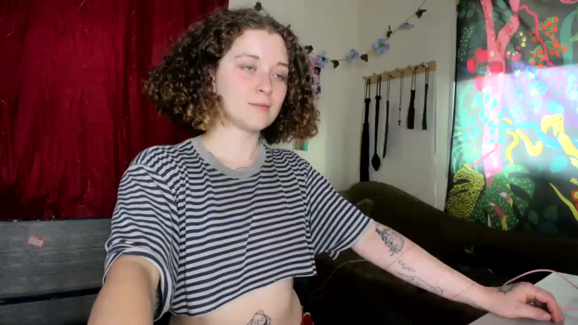 Gallery image thumbnail from PeachyQueen_'s myfreecams stream on, 08/15/2024, 19:53 image 4 of 20