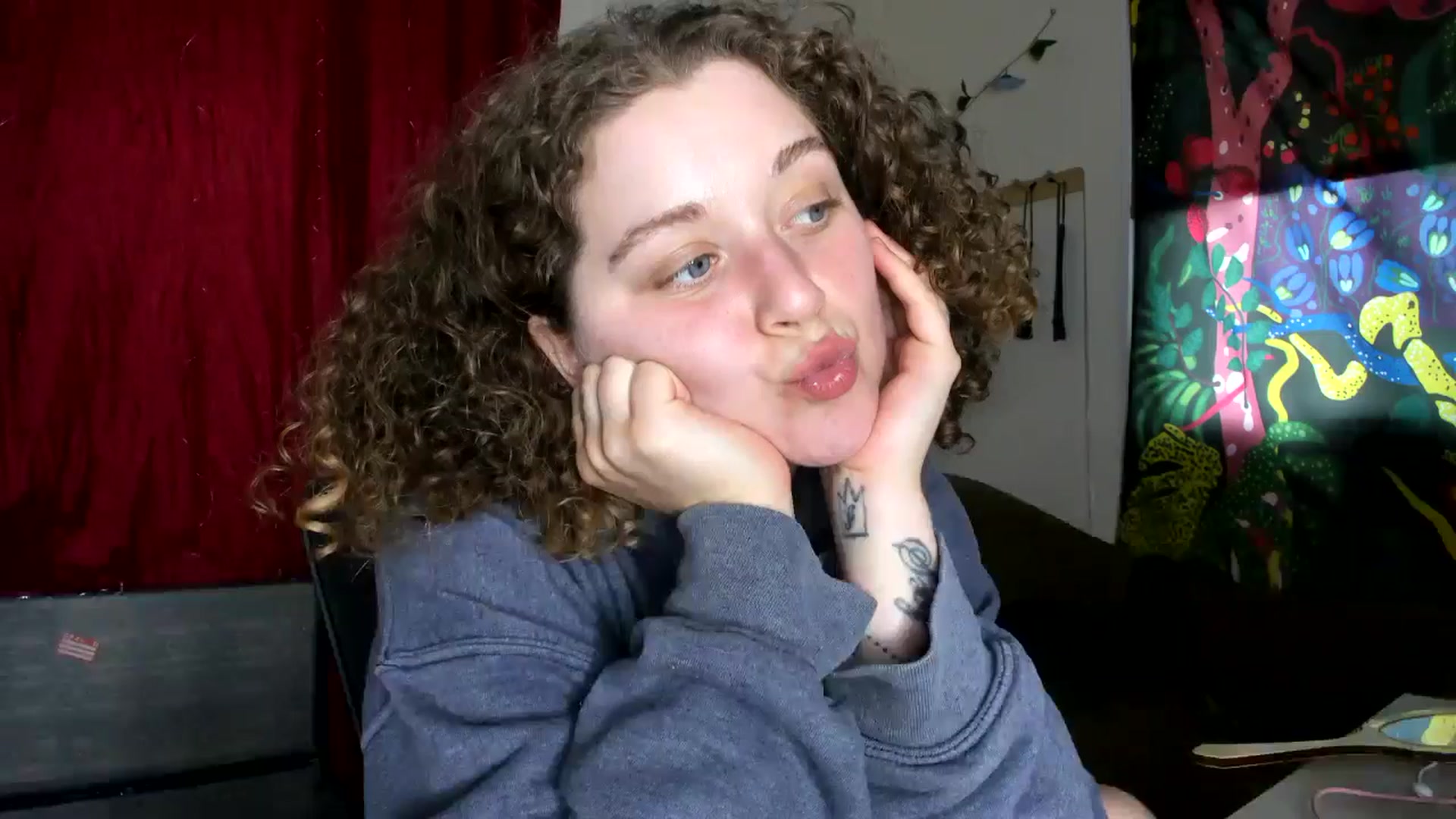 Gallery image thumbnail from PeachyQueen_'s myfreecams stream on, 08/16/2024, 19:18 image 4 of 20