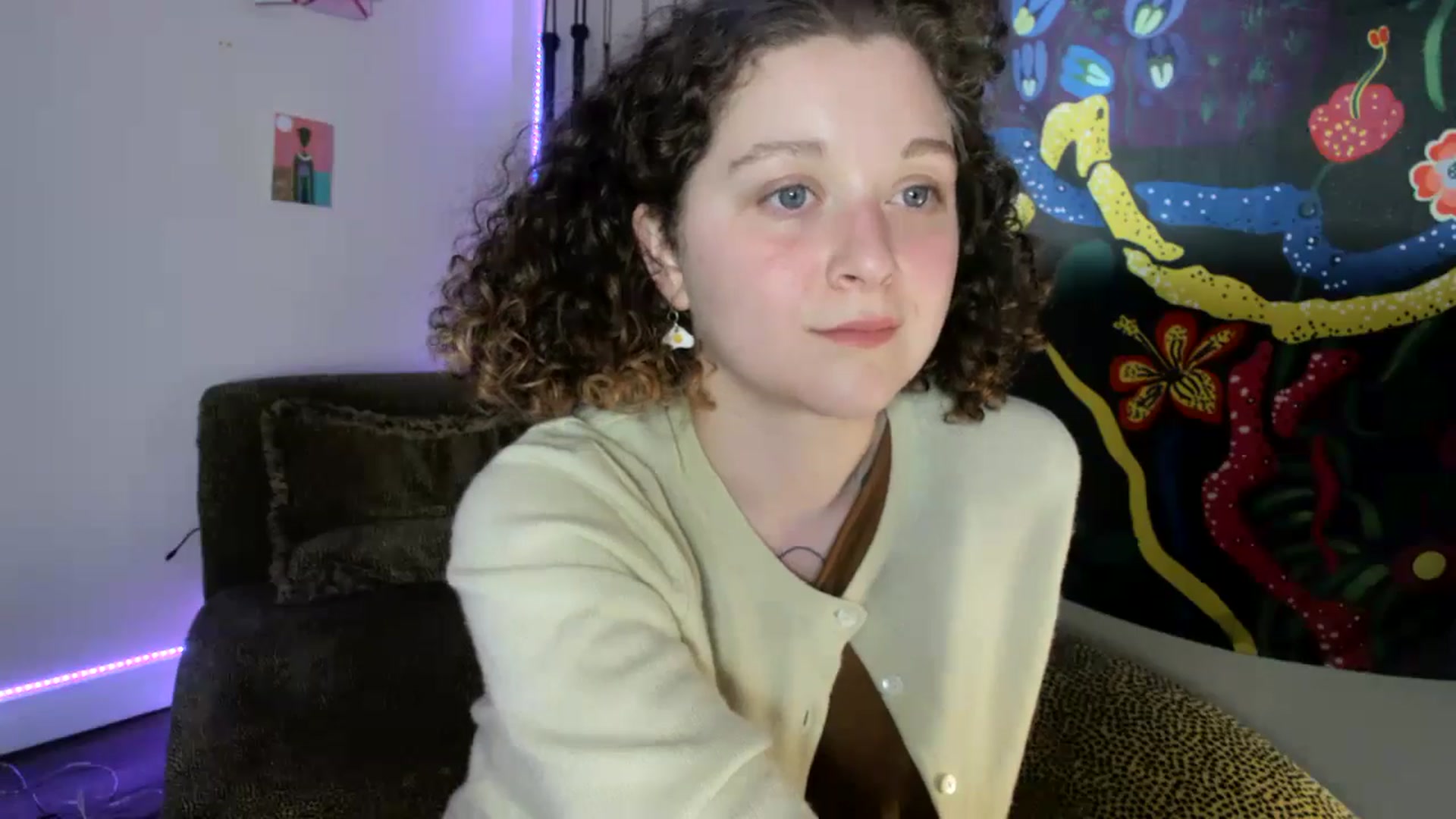 Gallery image thumbnail from PeachyQueen_'s myfreecams stream on, 08/23/2024, 18:18 image 2 of 20