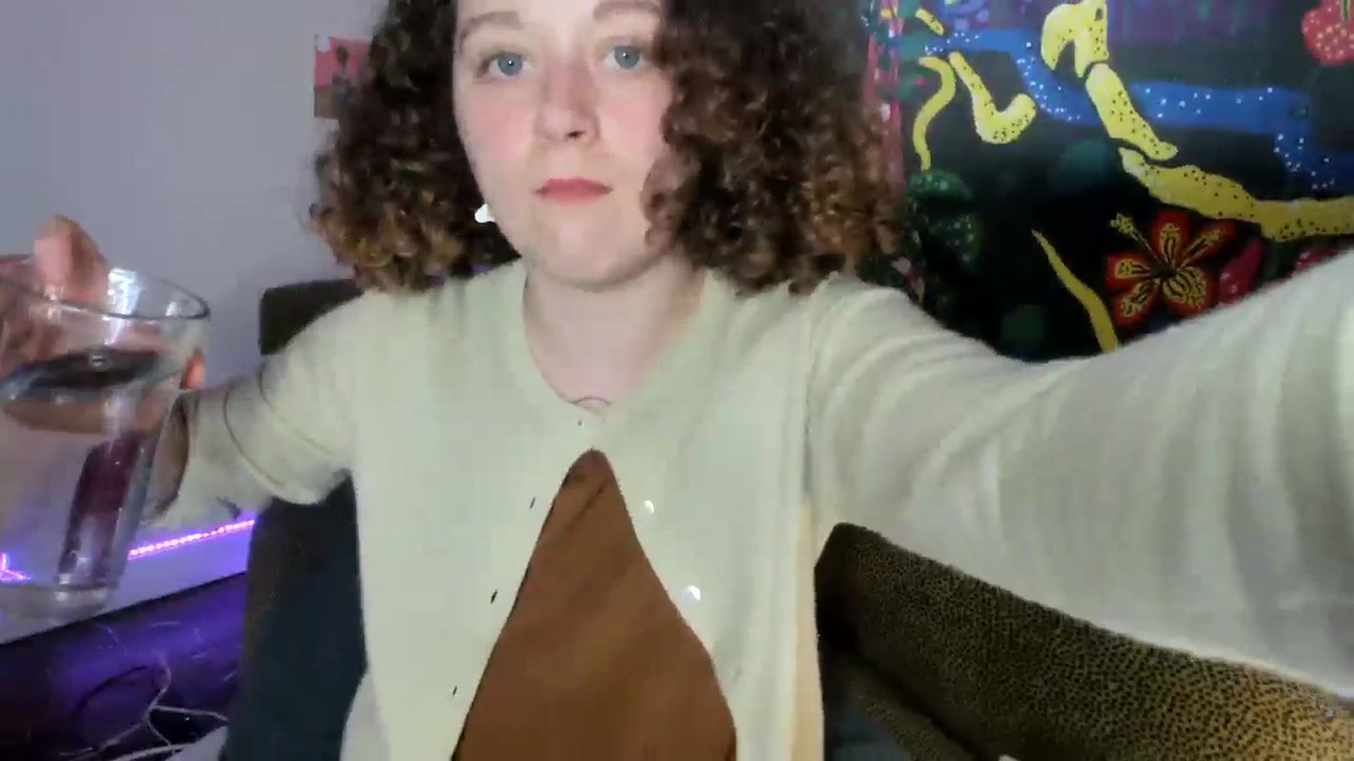 Gallery image thumbnail from PeachyQueen_'s myfreecams stream on, 08/23/2024, 18:18 image 19 of 20