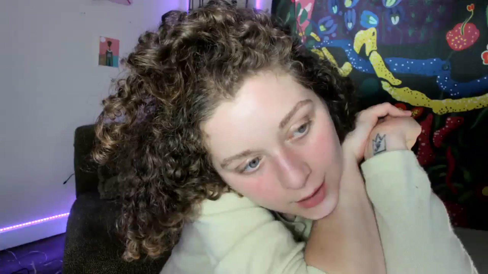 Gallery image thumbnail from PeachyQueen_'s myfreecams stream on, 08/23/2024, 18:18 image 14 of 20