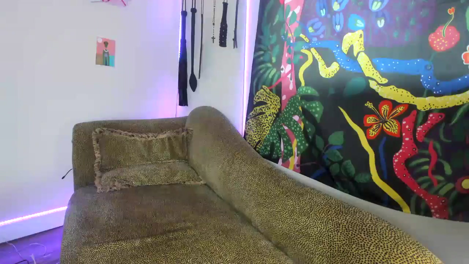 Gallery image thumbnail from PeachyQueen_'s myfreecams stream on, 08/23/2024, 18:18 image 17 of 20