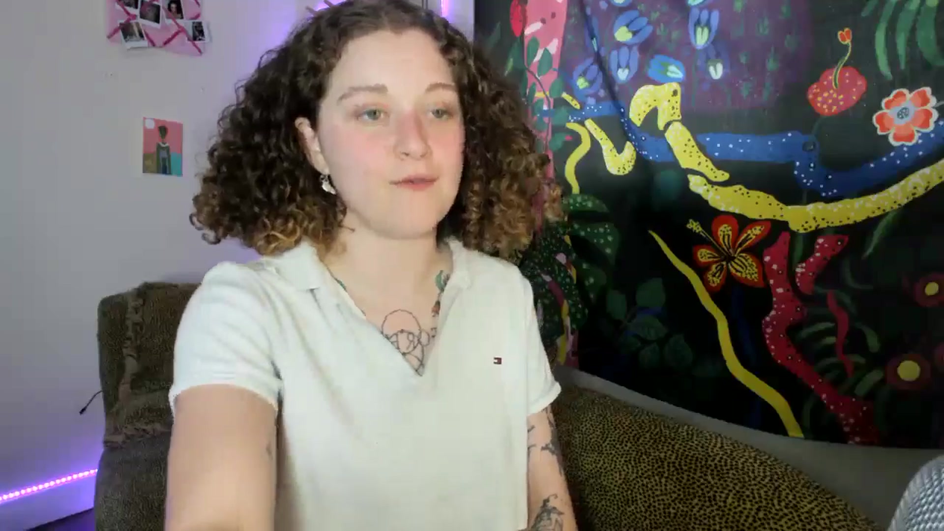 Gallery image thumbnail from PeachyQueen_'s myfreecams stream on, 08/26/2024, 18:52 image 18 of 20