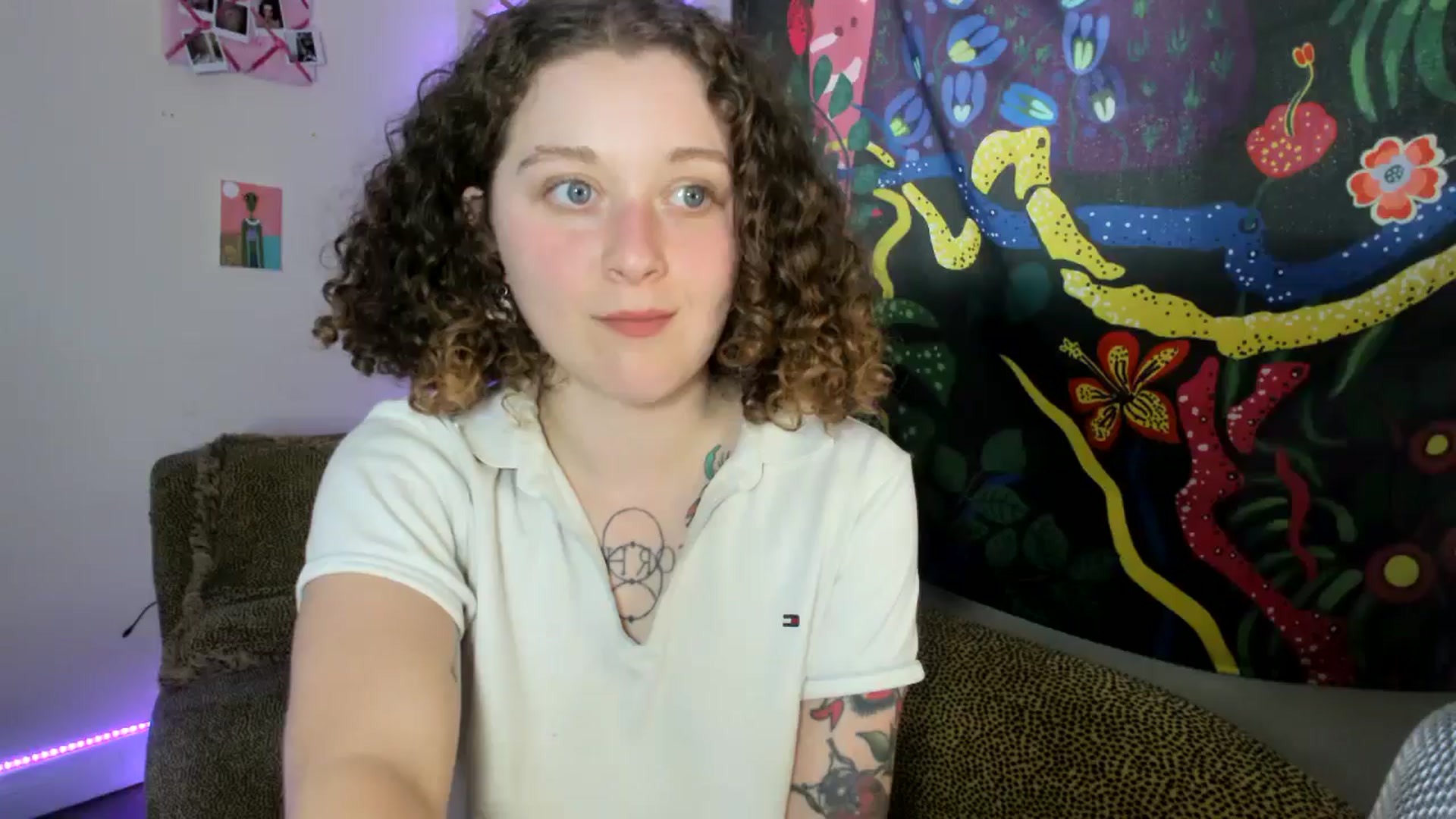 Gallery image thumbnail from PeachyQueen_'s myfreecams stream on, 08/26/2024, 18:52 image 16 of 20