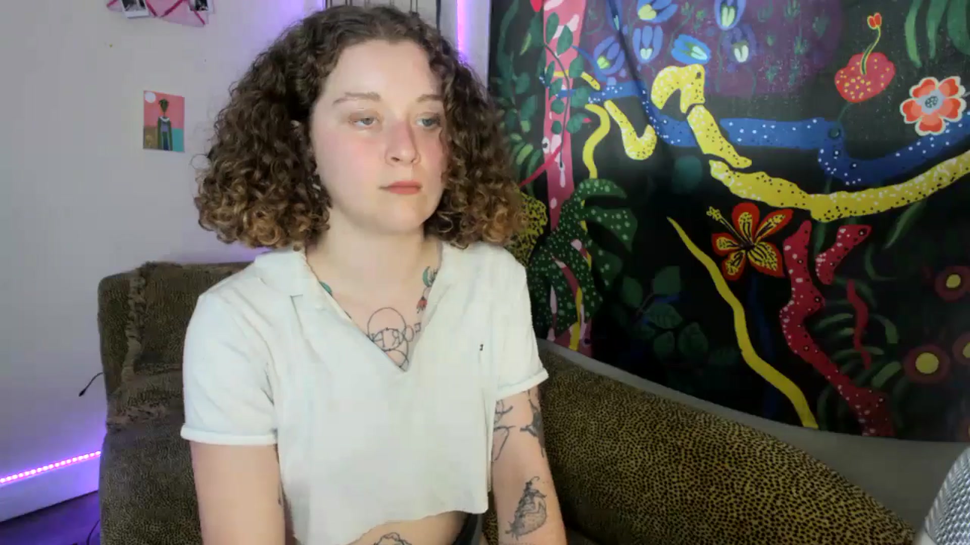 Gallery image thumbnail from PeachyQueen_'s myfreecams stream on, 08/26/2024, 18:52 image 7 of 20