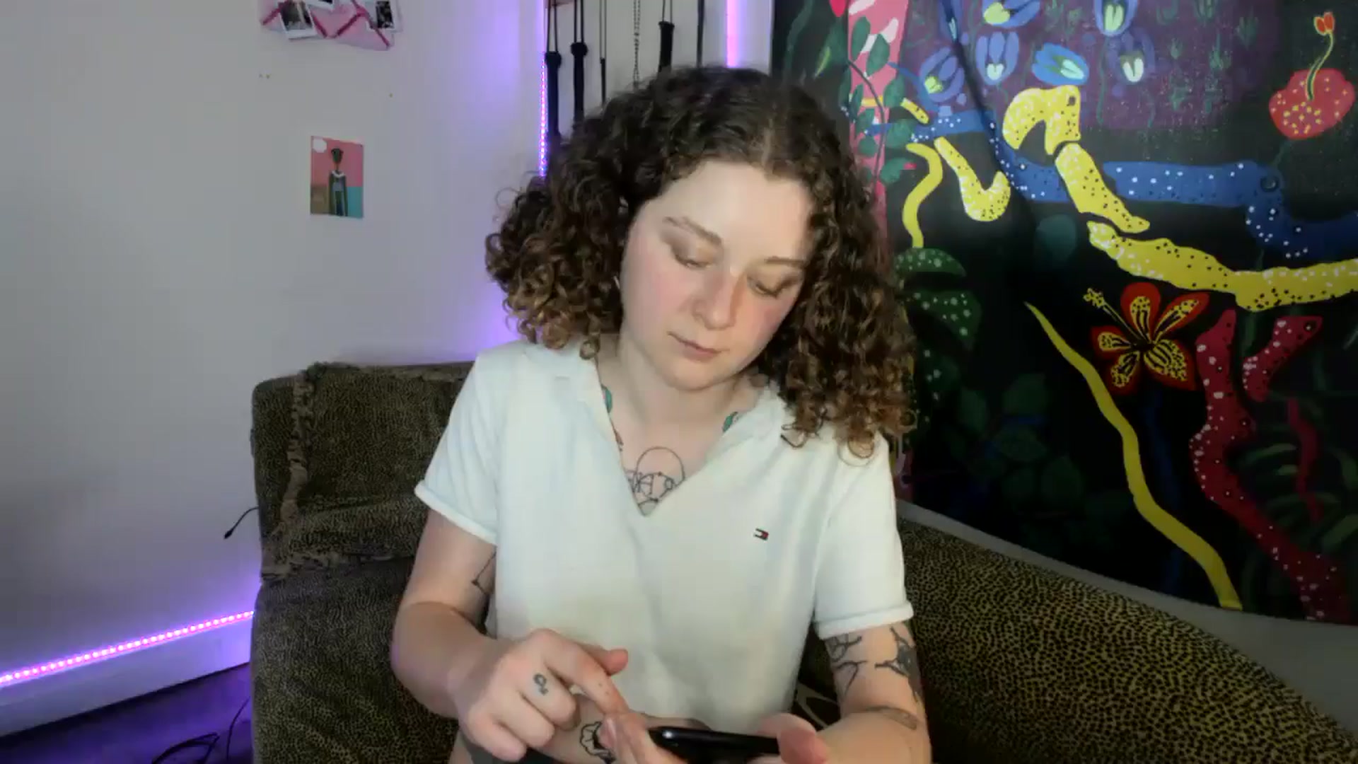 Gallery image thumbnail from PeachyQueen_'s myfreecams stream on, 08/26/2024, 18:52 image 4 of 20