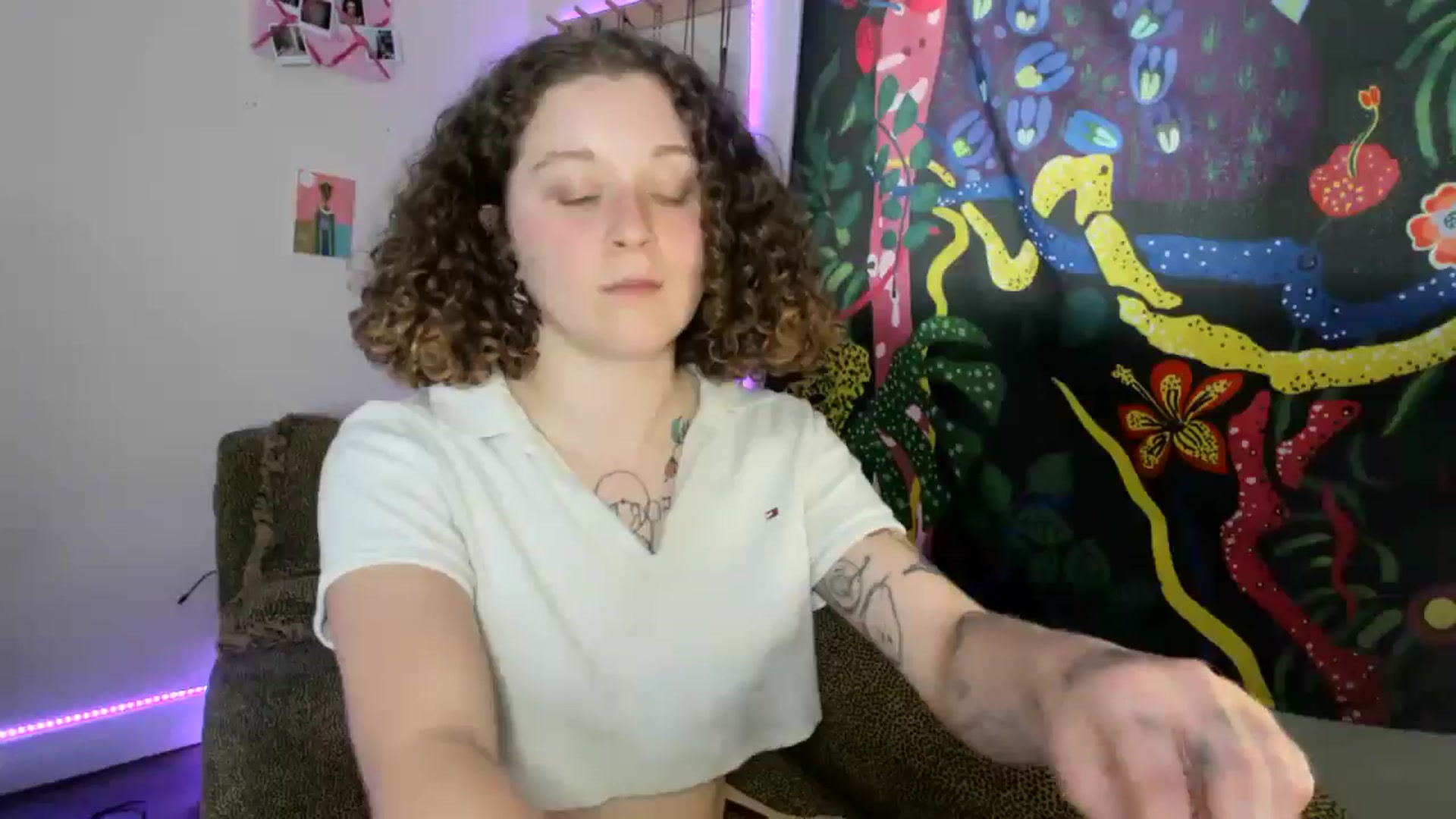 Gallery image thumbnail from PeachyQueen_'s myfreecams stream on, 08/26/2024, 18:52 image 2 of 20