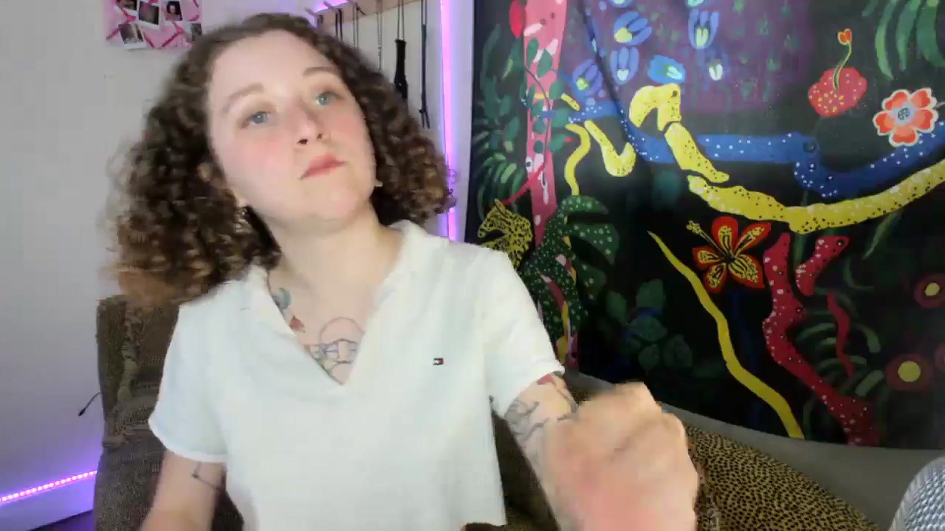 Gallery image thumbnail from PeachyQueen_'s myfreecams stream on, 08/26/2024, 18:52 image 14 of 20