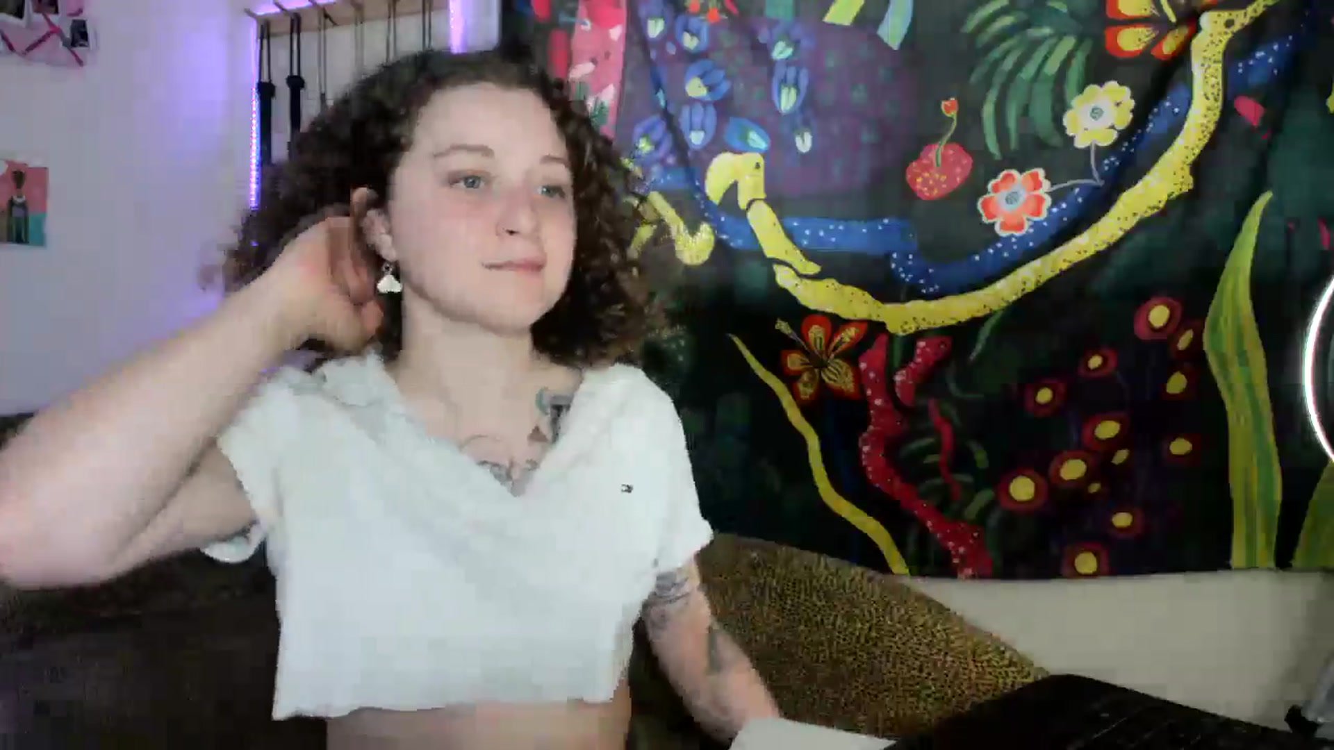 Gallery image thumbnail from PeachyQueen_'s myfreecams stream on, 08/26/2024, 21:55 image 7 of 20