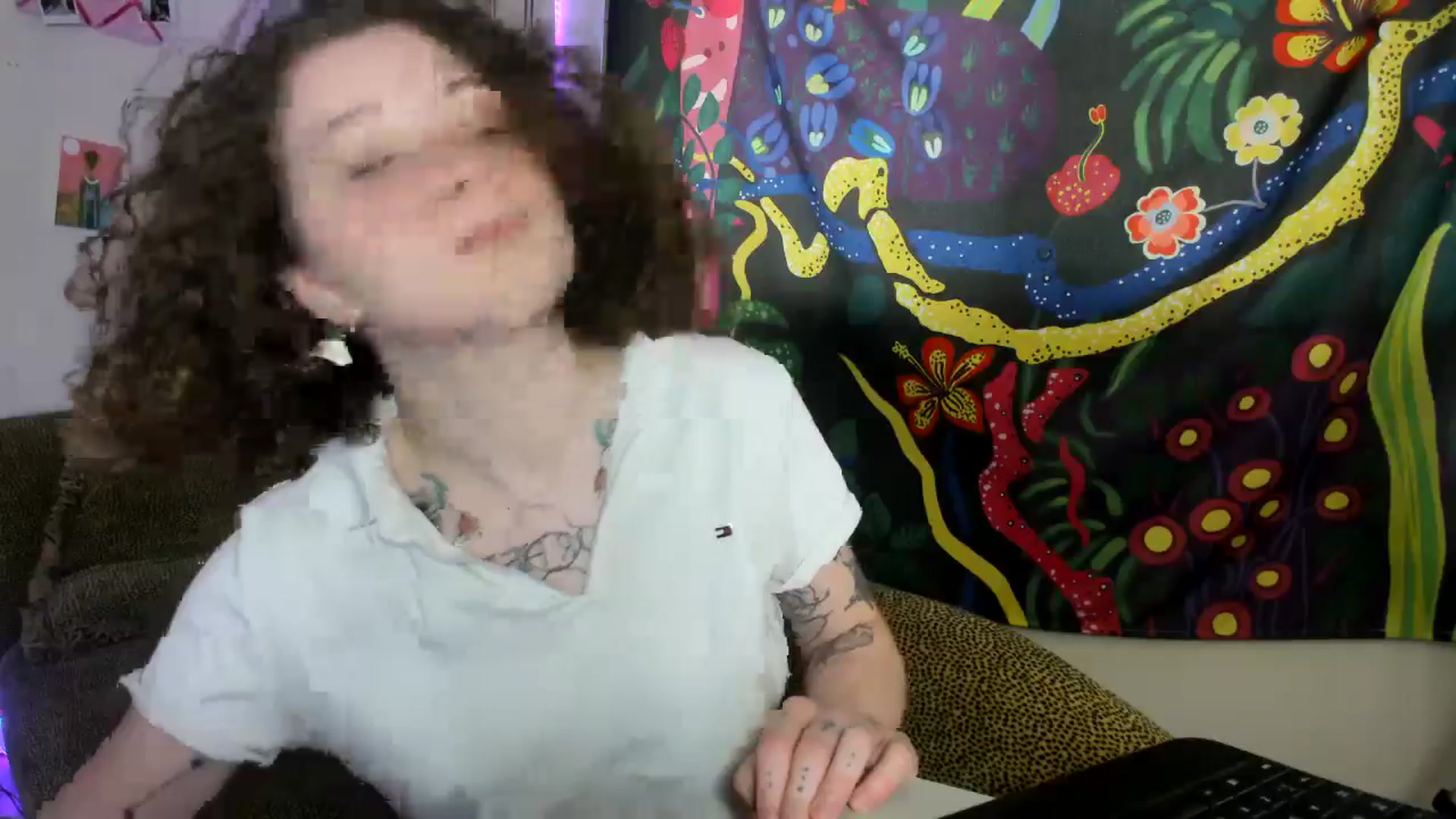 Gallery image thumbnail from PeachyQueen_'s myfreecams stream on, 08/26/2024, 21:55 image 8 of 20