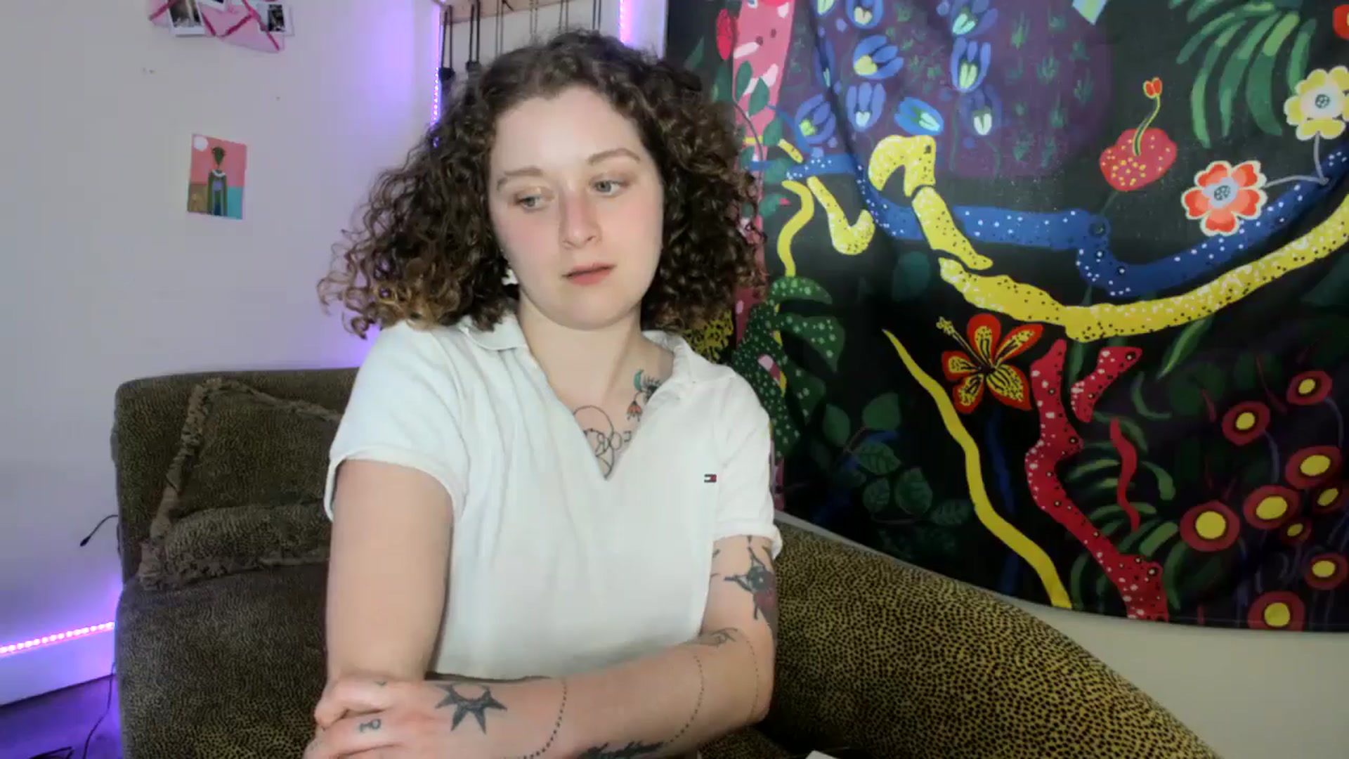 Gallery image thumbnail from PeachyQueen_'s myfreecams stream on, 08/26/2024, 21:55 image 4 of 20