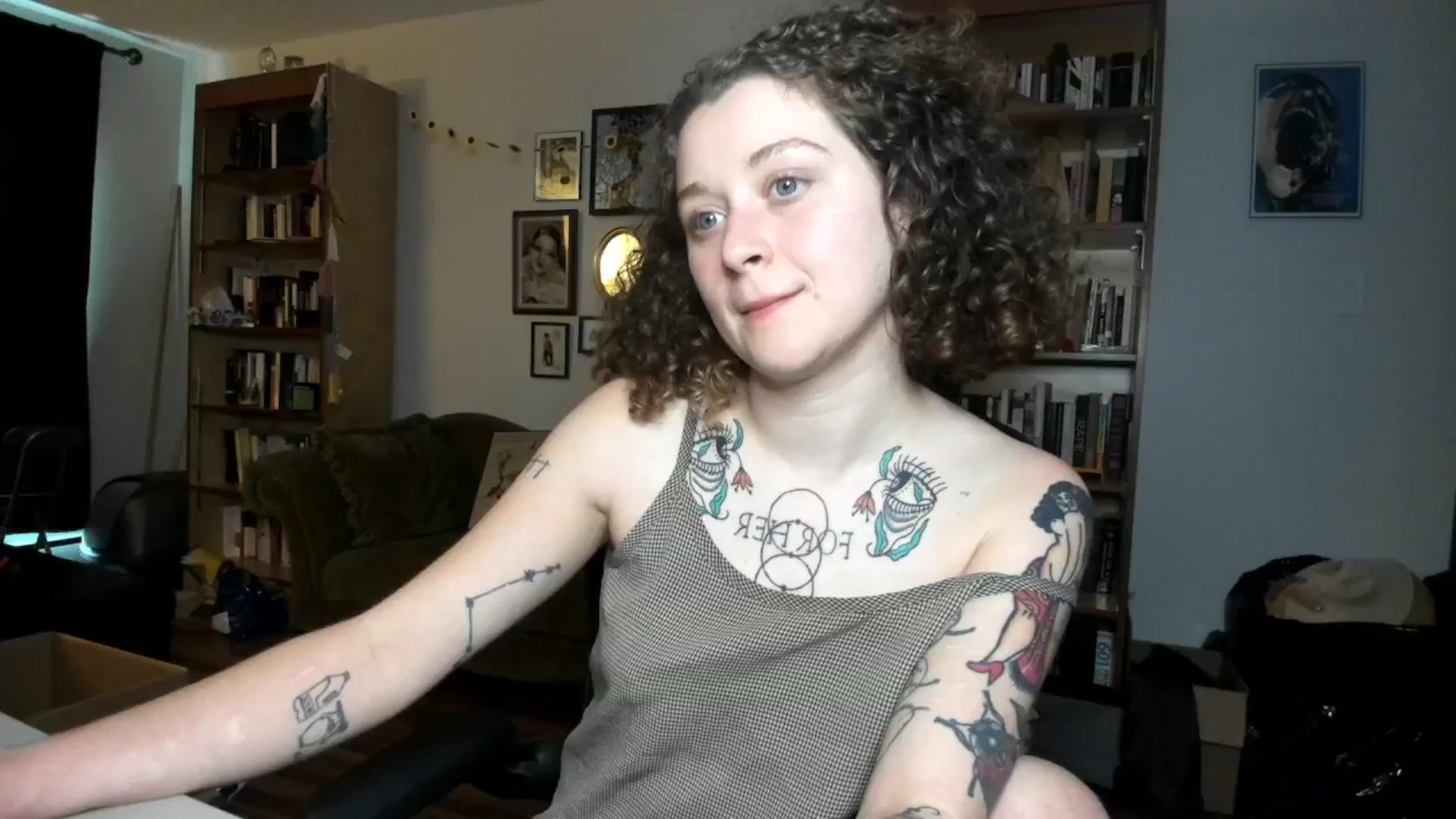 Gallery image thumbnail from PeachyQueen_'s myfreecams stream on, 09/09/2024, 19:45 image 2 of 20
