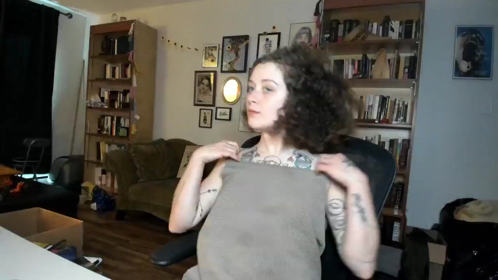 Gallery image thumbnail from PeachyQueen_'s myfreecams stream on, 09/09/2024, 19:45 image 12 of 20