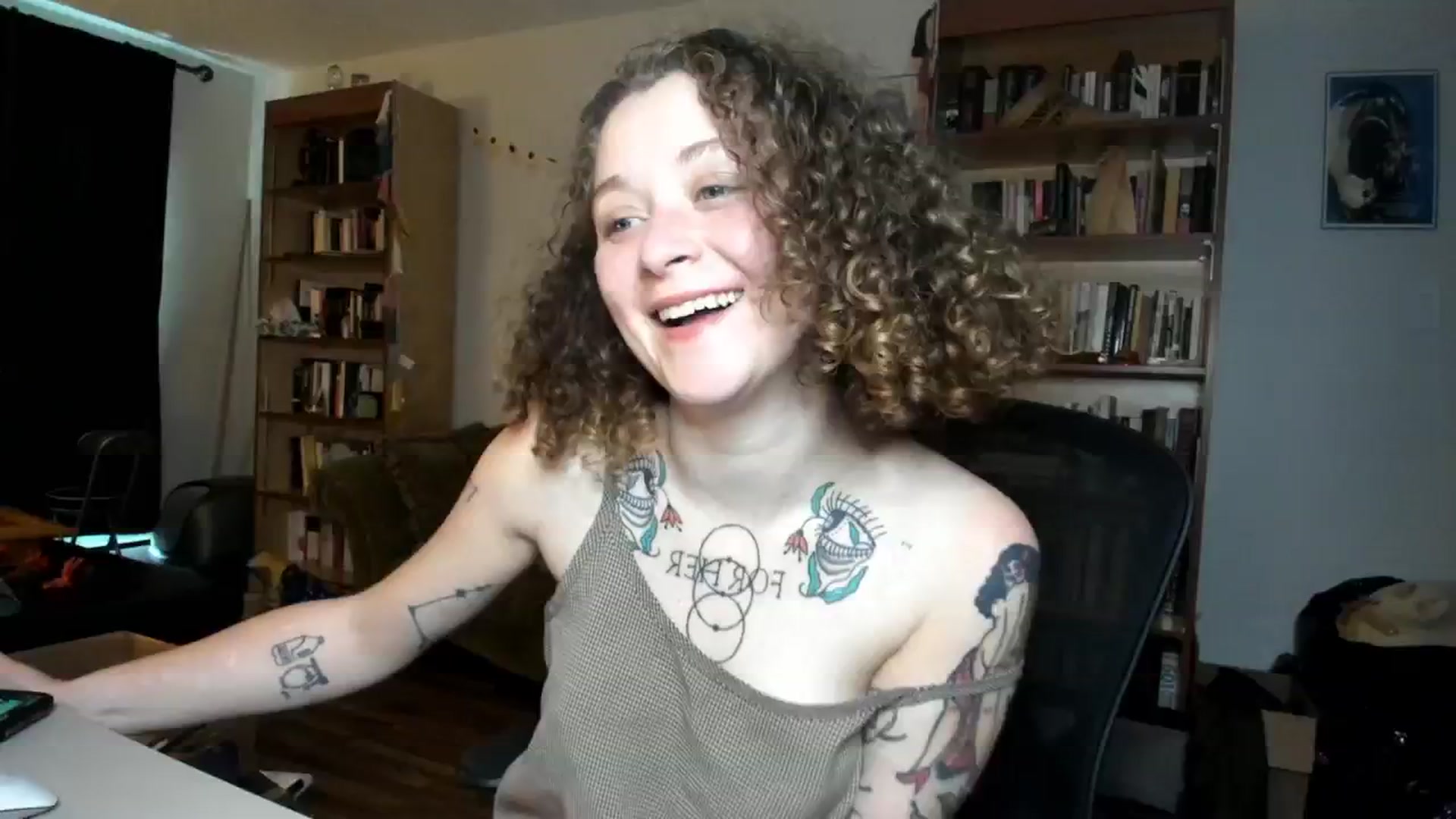 Gallery image thumbnail from PeachyQueen_'s myfreecams stream on, 09/09/2024, 19:45 image 10 of 20