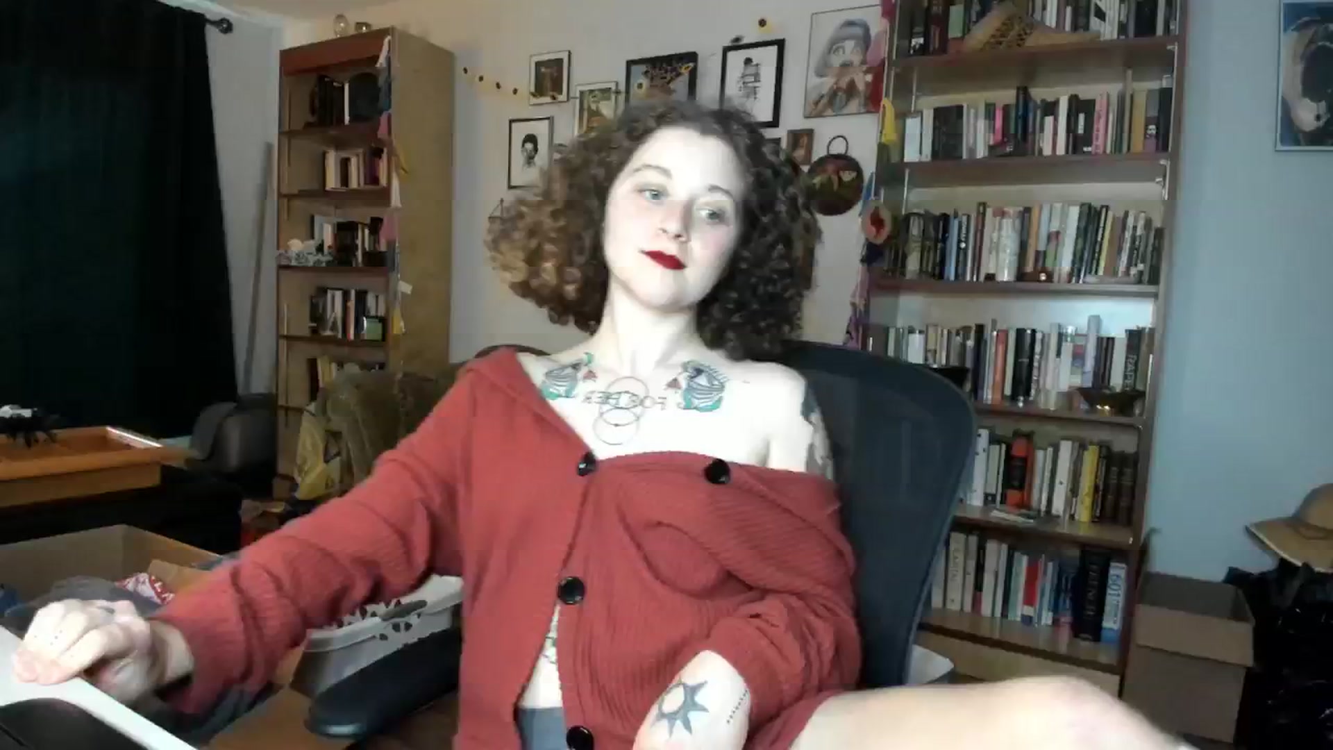 Gallery image thumbnail from PeachyQueen_'s myfreecams stream on, 09/13/2024, 21:13 image 9 of 20