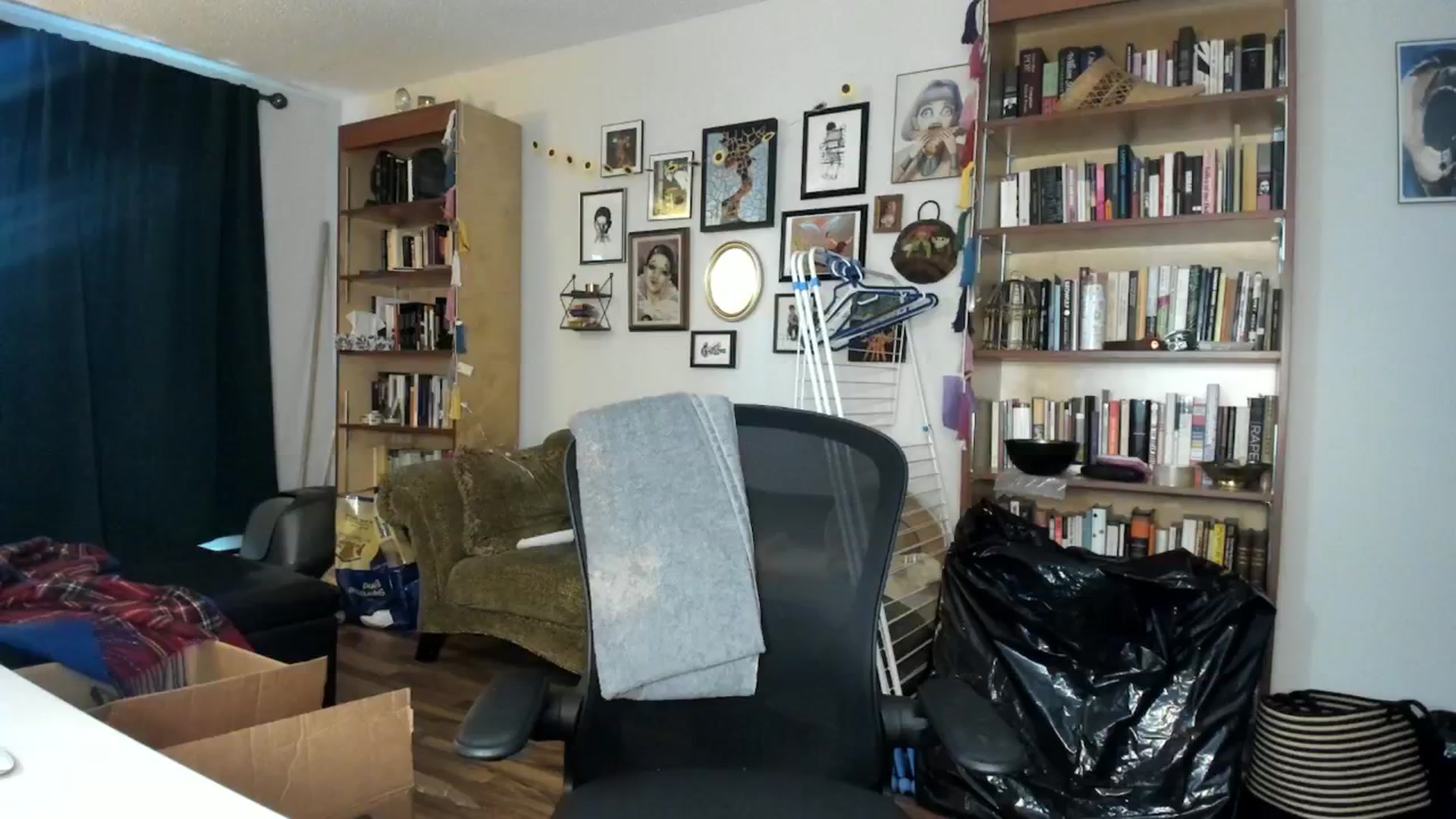 Gallery image thumbnail from PeachyQueen_'s myfreecams stream on, 09/17/2024, 05:31 image 12 of 20