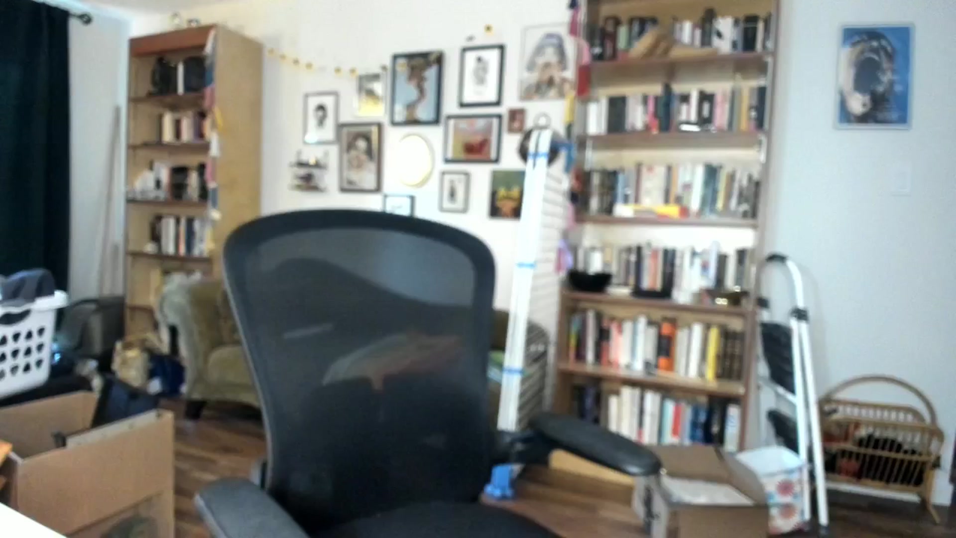 Gallery image thumbnail from PeachyQueen_'s myfreecams stream on, 09/20/2024, 20:51 image 9 of 20