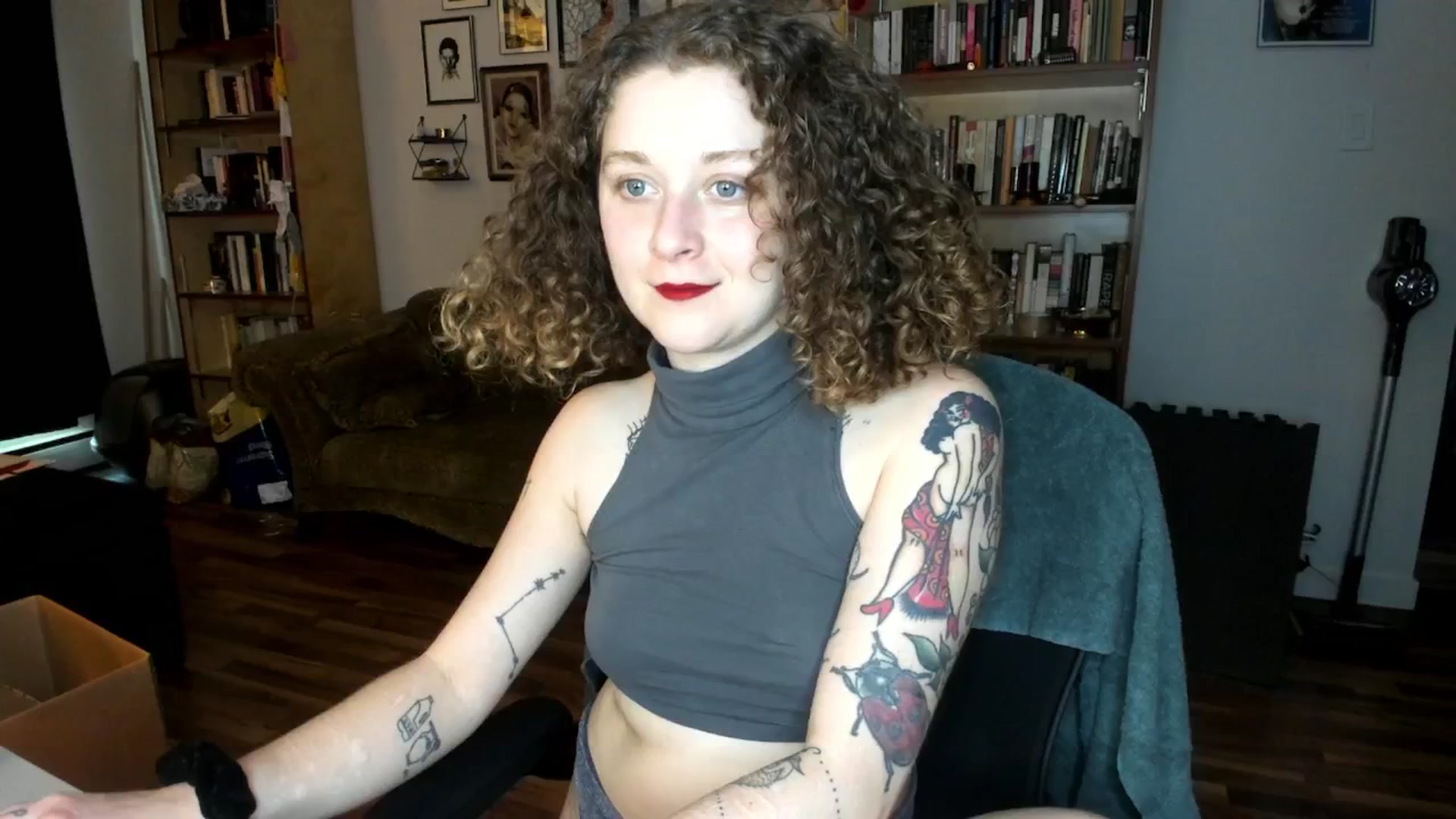 Gallery image thumbnail from PeachyQueen_'s myfreecams stream on, 10/02/2024, 21:04 image 1 of 20