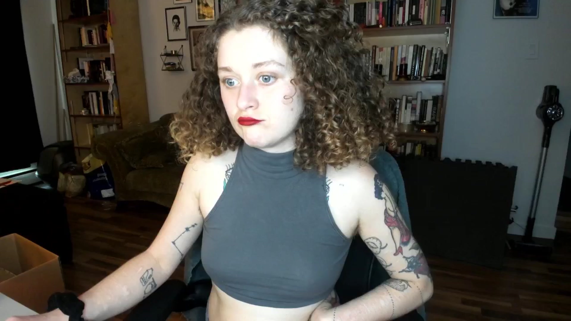Gallery image thumbnail from PeachyQueen_'s myfreecams stream on, 10/02/2024, 21:04 image 18 of 20