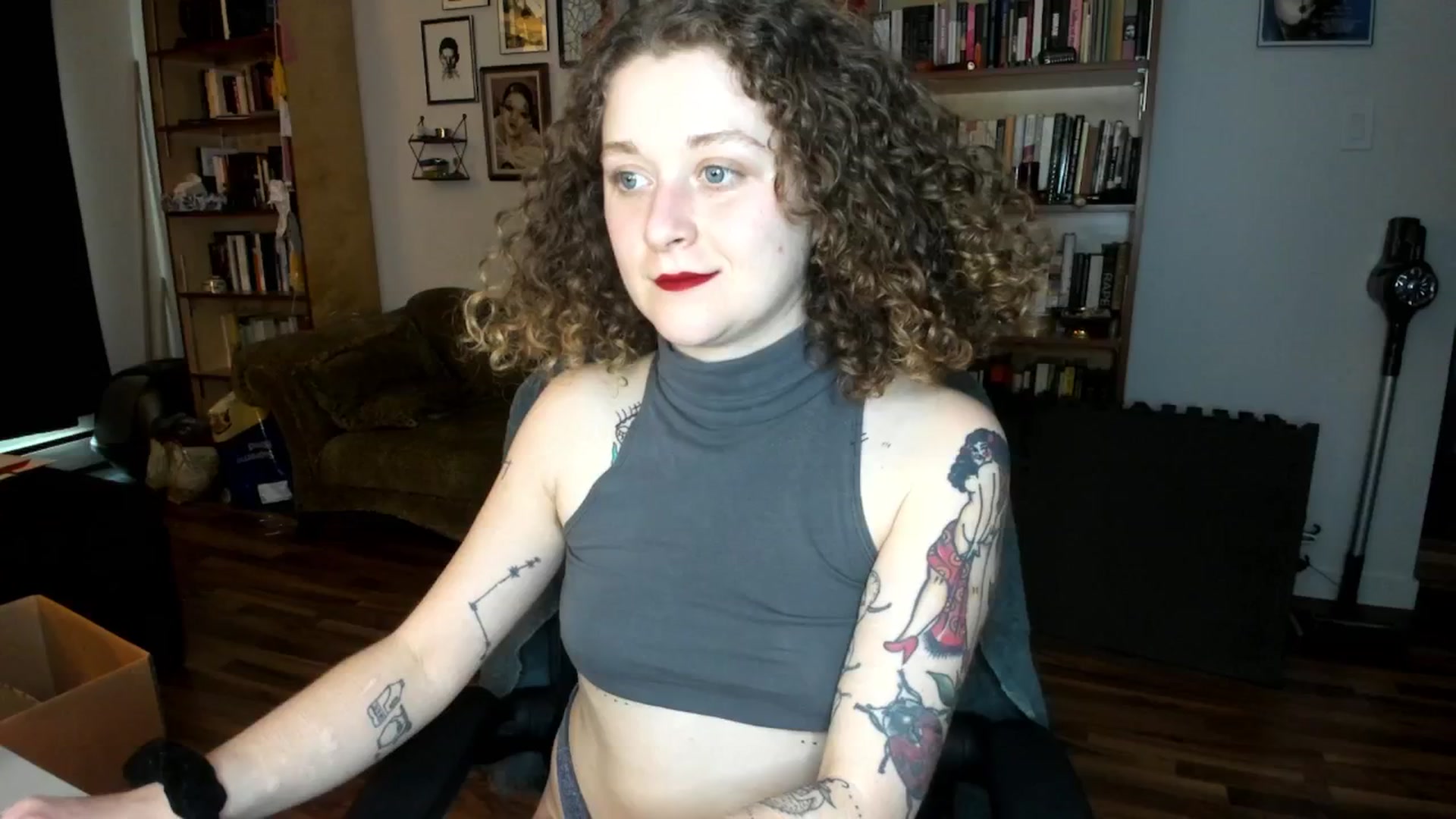 Gallery image thumbnail from PeachyQueen_'s myfreecams stream on, 10/02/2024, 21:04 image 6 of 20