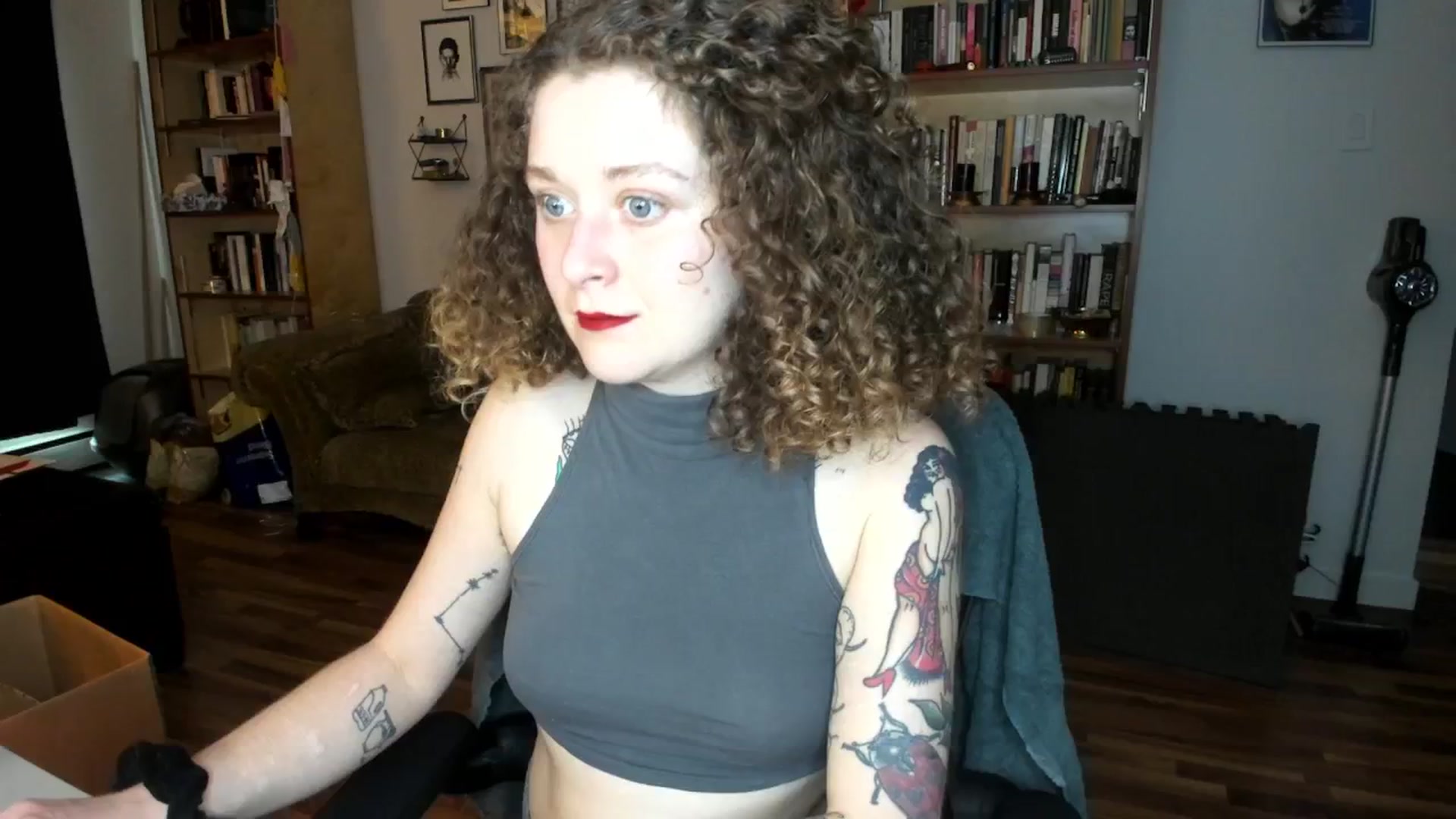 Gallery image thumbnail from PeachyQueen_'s myfreecams stream on, 10/02/2024, 21:04 image 19 of 20