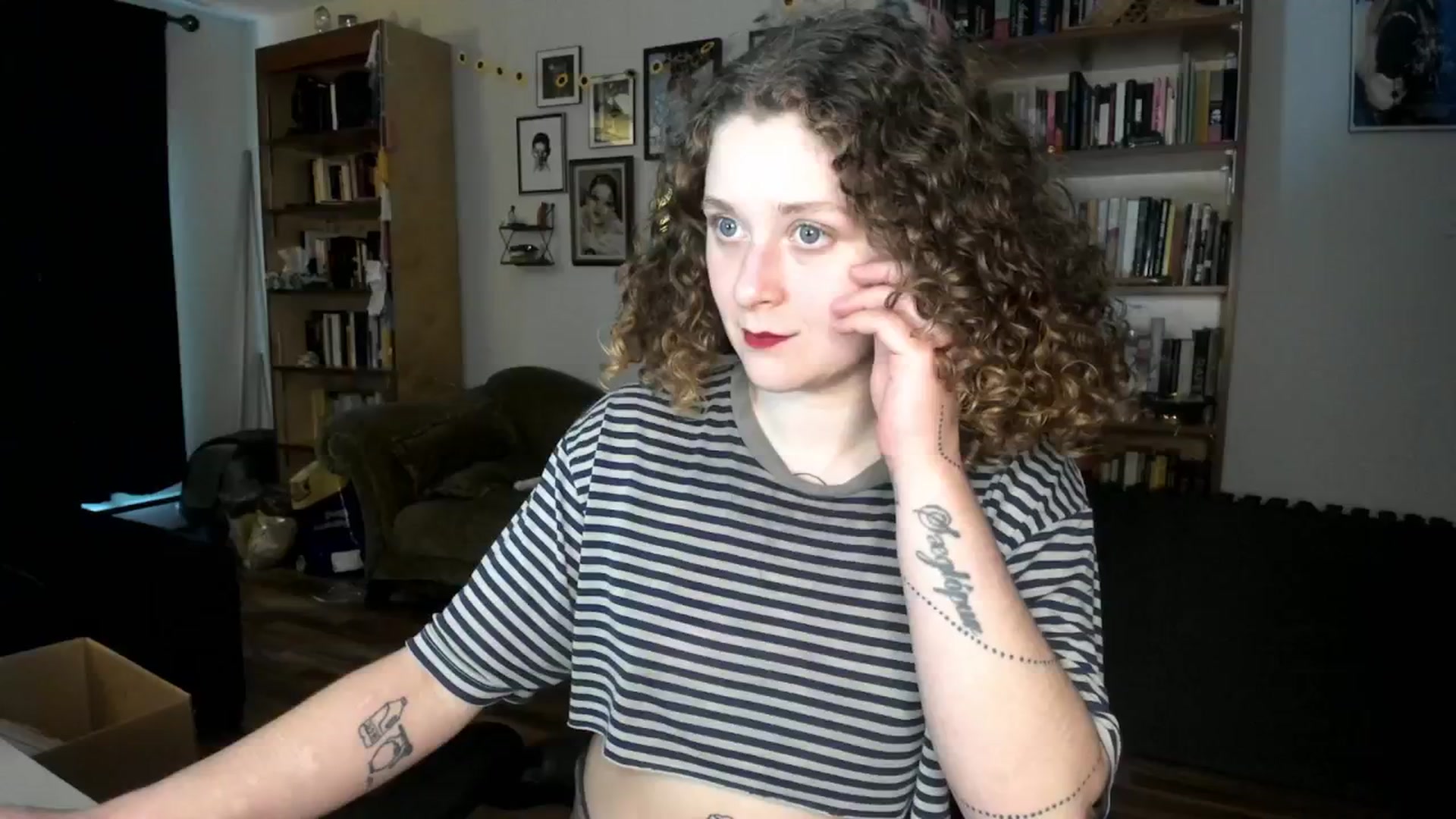 Gallery image thumbnail from PeachyQueen_'s myfreecams stream on, 10/03/2024, 21:18 image 20 of 20