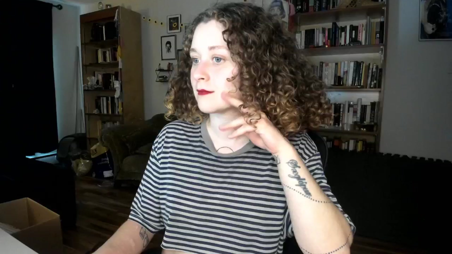 Gallery image thumbnail from PeachyQueen_'s myfreecams stream on, 10/03/2024, 21:18 image 13 of 20