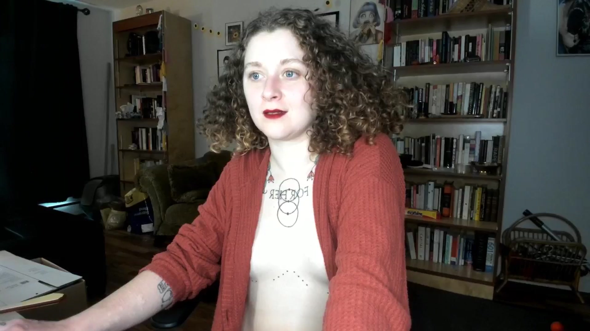 Gallery image thumbnail from PeachyQueen_'s myfreecams stream on, 10/04/2024, 20:36 image 14 of 20