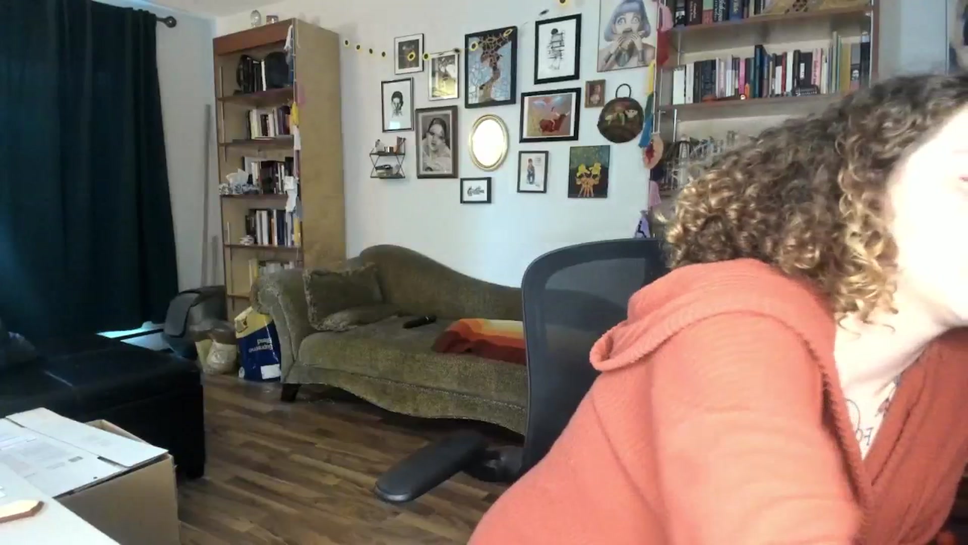 Gallery image thumbnail from PeachyQueen_'s myfreecams stream on, 10/04/2024, 20:36 image 2 of 20
