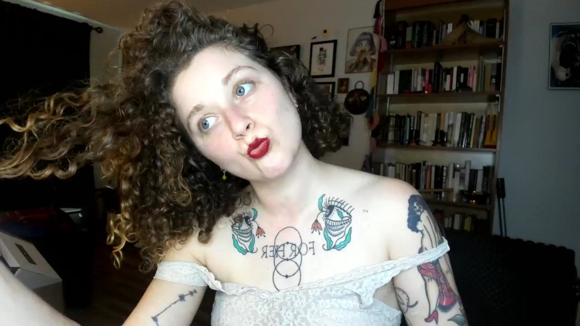 Gallery image thumbnail from PeachyQueen_'s myfreecams stream on, 10/08/2024, 20:59 image 11 of 20