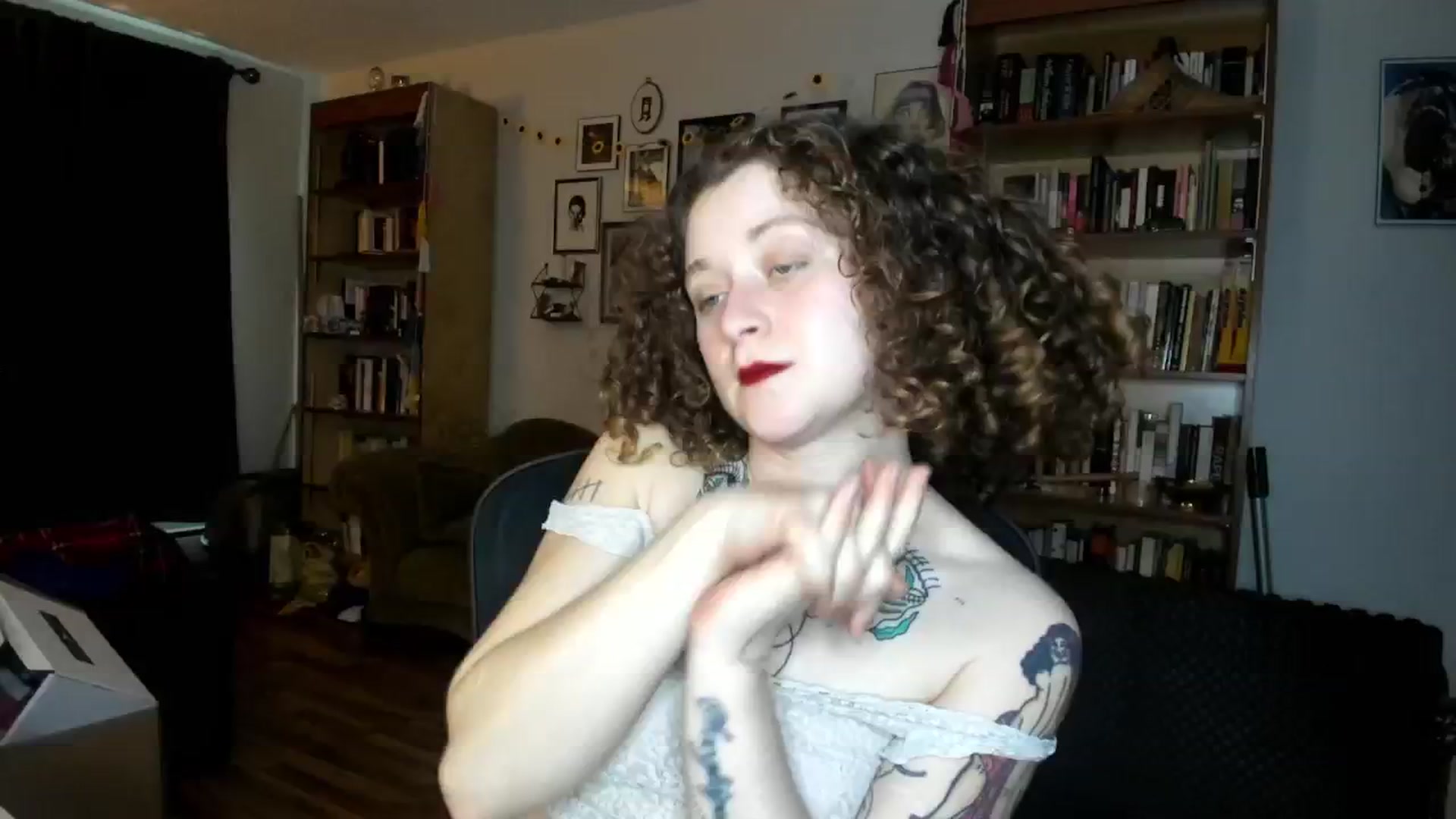 Gallery image thumbnail from PeachyQueen_'s myfreecams stream on, 10/08/2024, 20:59 image 13 of 20
