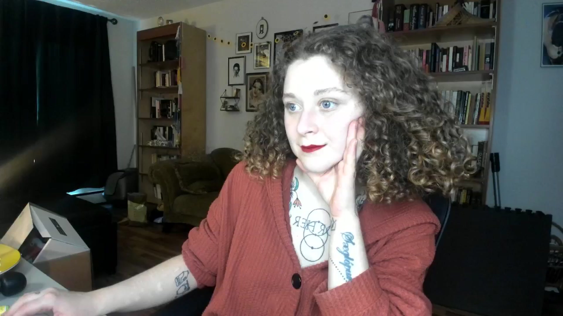 Gallery image thumbnail from PeachyQueen_'s myfreecams stream on, 10/11/2024, 19:51 image 20 of 20
