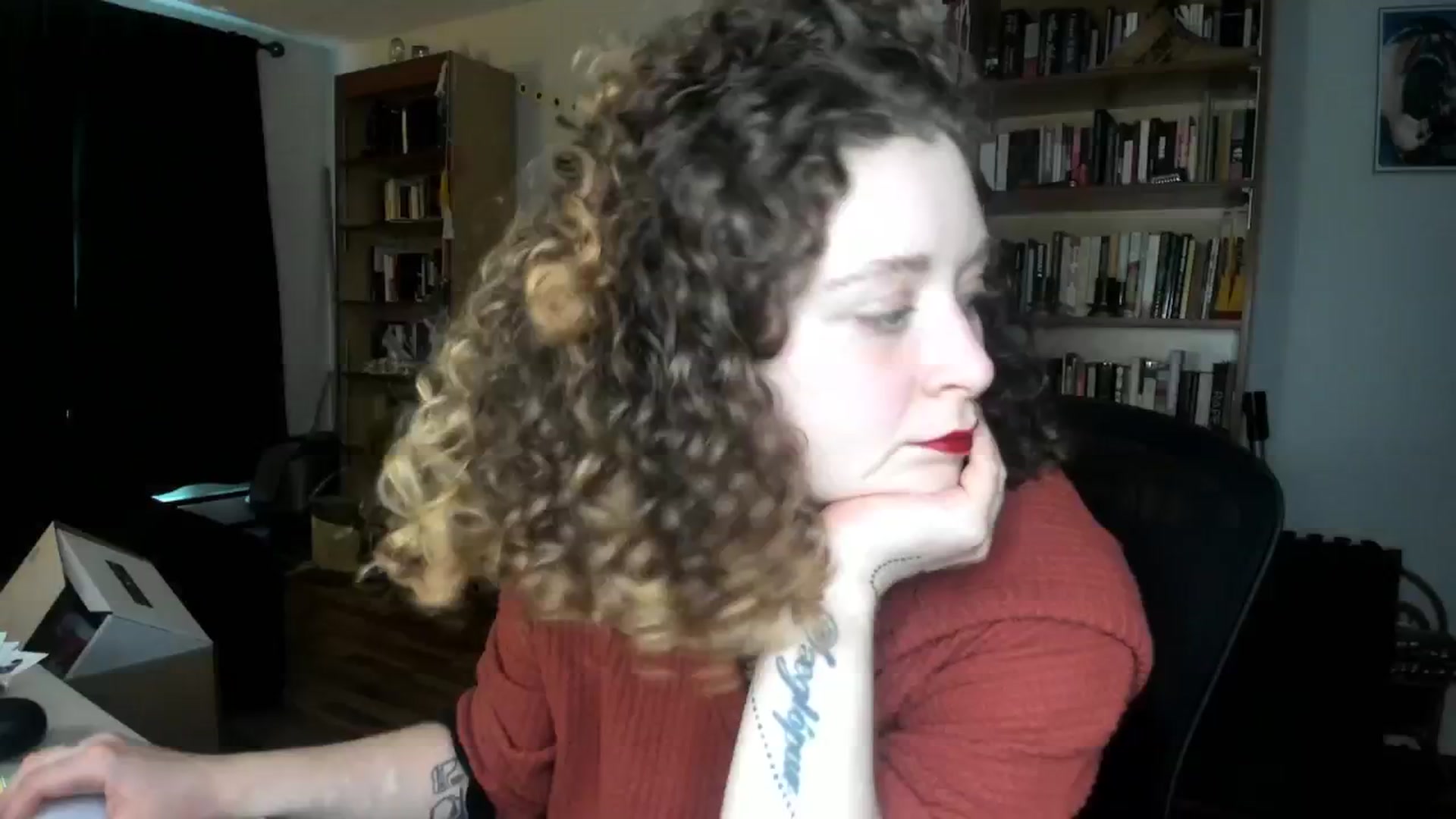 Gallery image thumbnail from PeachyQueen_'s myfreecams stream on, 10/11/2024, 19:51 image 2 of 20