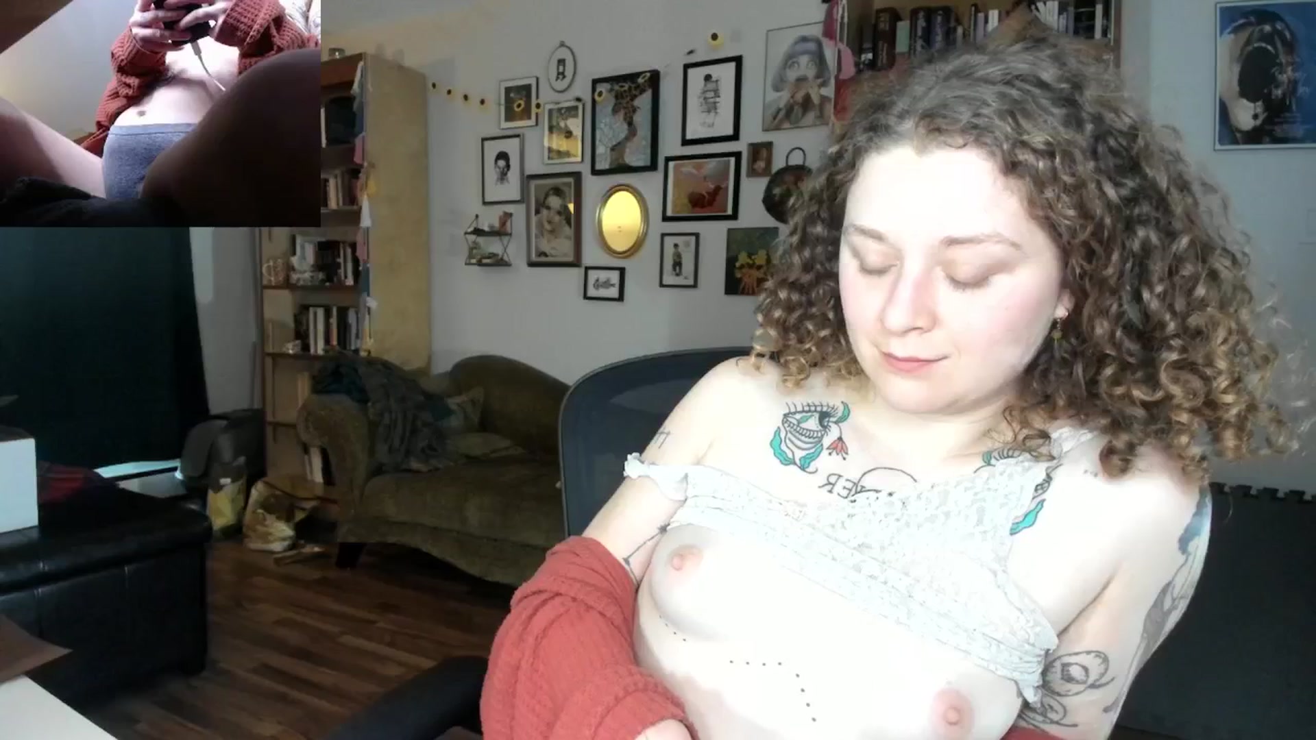 Gallery image thumbnail from PeachyQueen_'s myfreecams stream on, 10/21/2024, 22:11 image 9 of 20