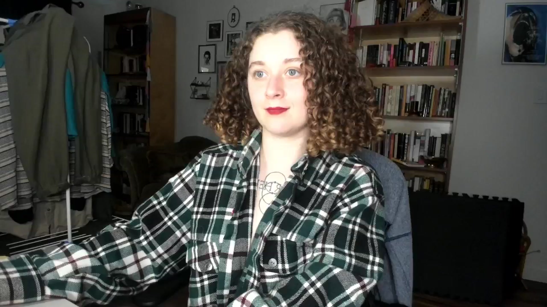 Gallery image thumbnail from PeachyQueen_'s myfreecams stream on, 10/28/2024, 19:31 image 3 of 20