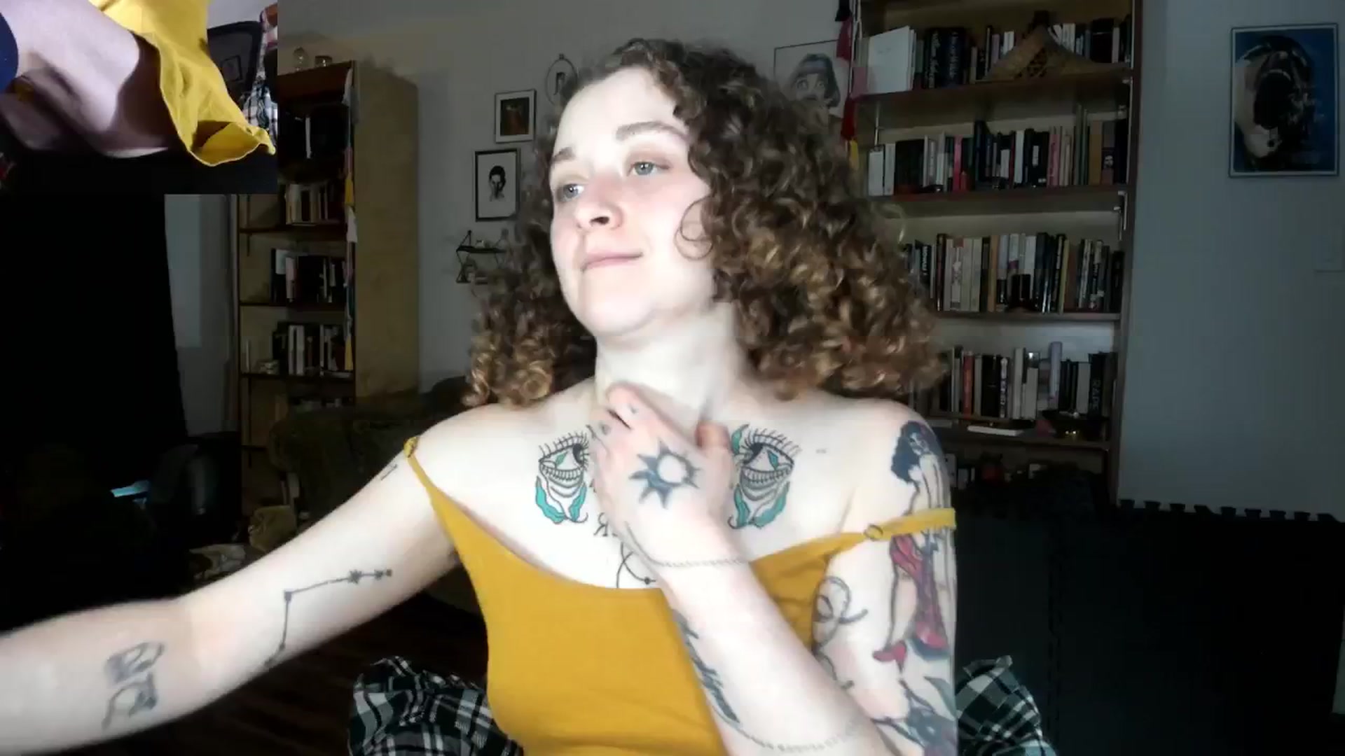 Gallery image thumbnail from PeachyQueen_'s myfreecams stream on, 10/30/2024, 20:55 image 9 of 20