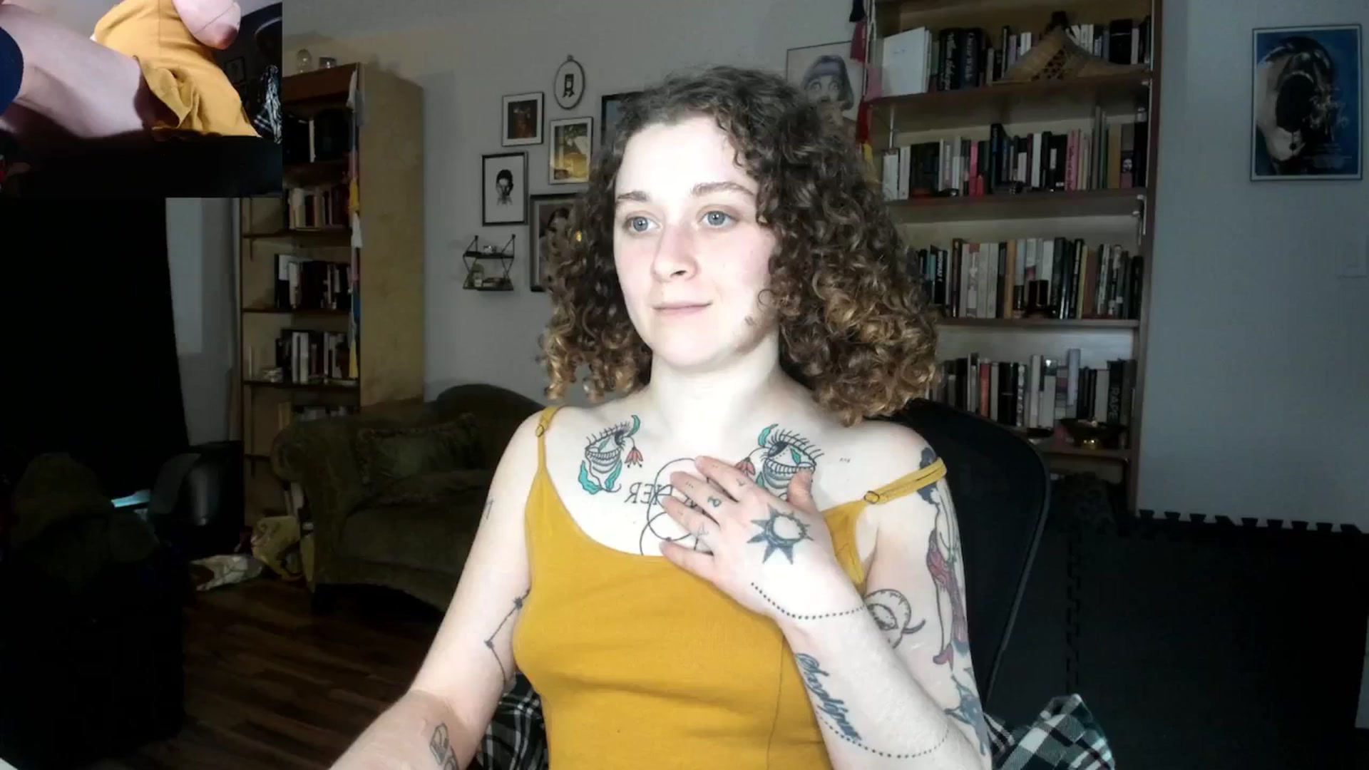 Gallery image thumbnail from PeachyQueen_'s myfreecams stream on, 10/30/2024, 20:55 image 16 of 20