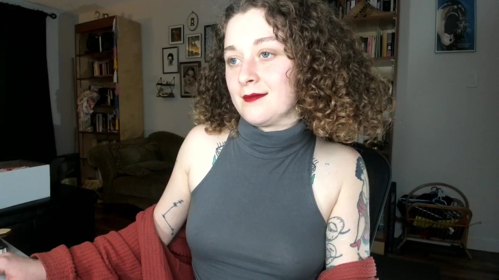 Gallery image thumbnail from PeachyQueen_'s myfreecams stream on, 11/01/2024, 22:30 image 8 of 20