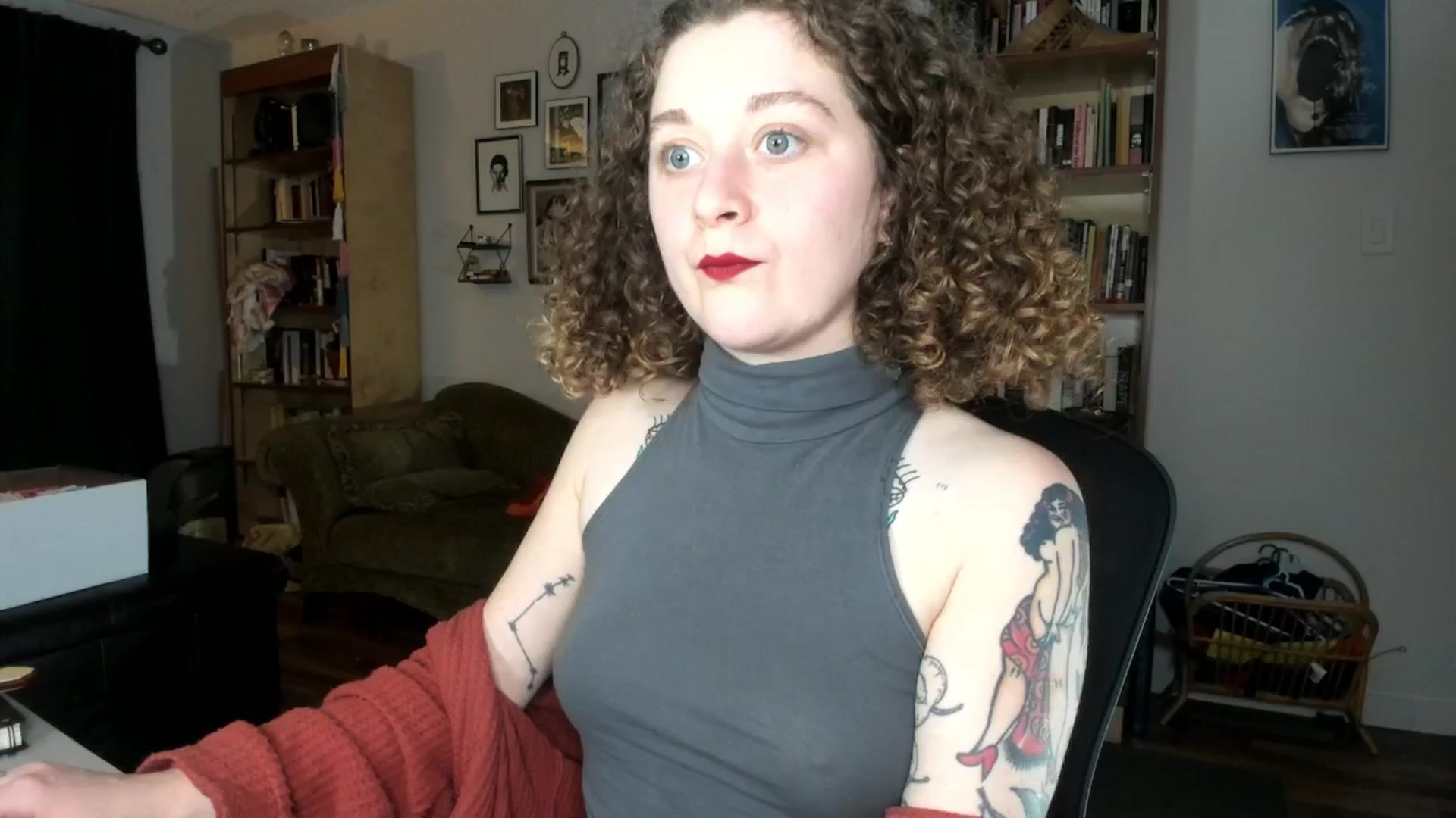 Gallery image thumbnail from PeachyQueen_'s myfreecams stream on, 11/01/2024, 22:30 image 9 of 20