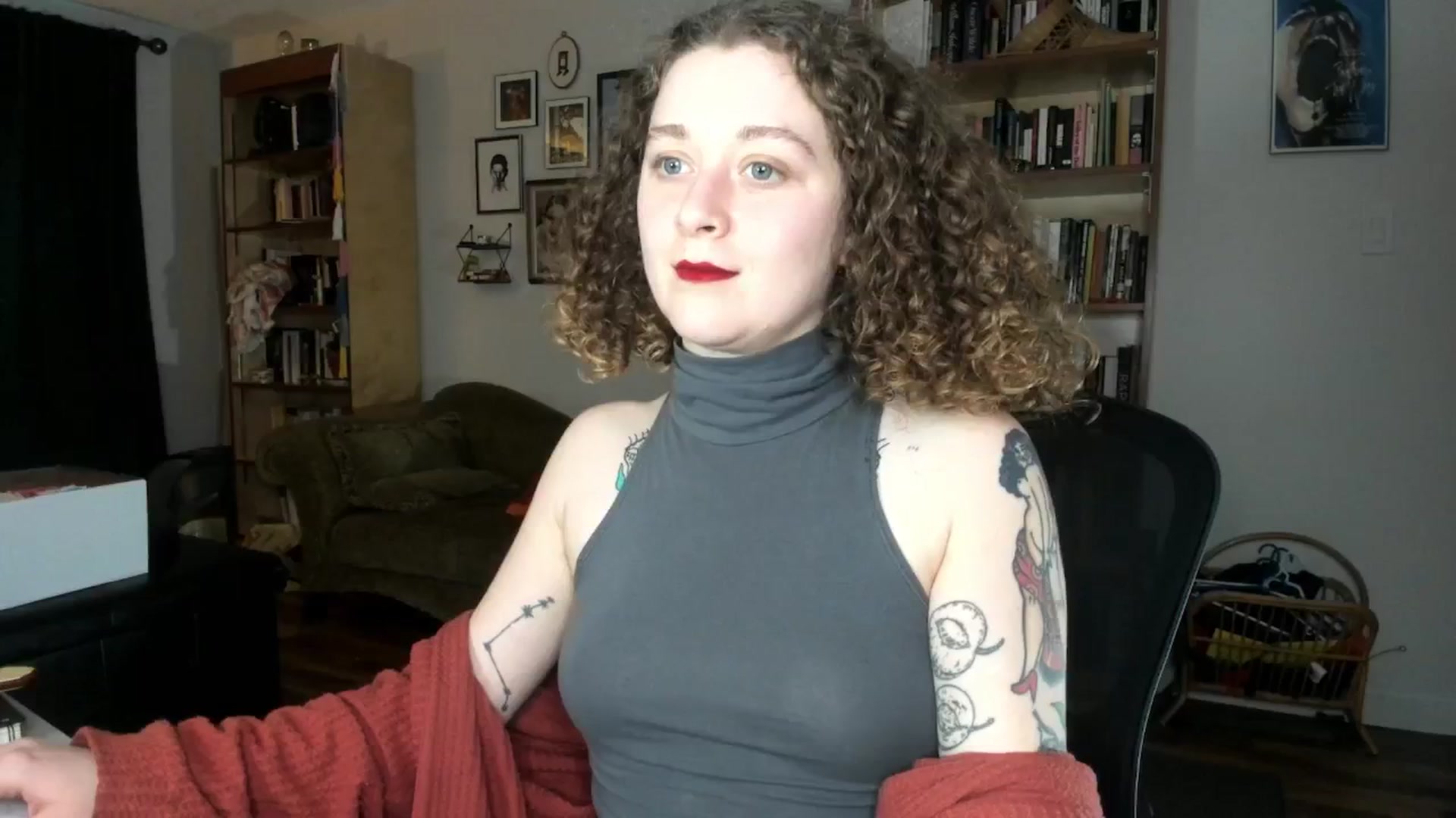 Gallery image thumbnail from PeachyQueen_'s myfreecams stream on, 11/01/2024, 22:30 image 3 of 20
