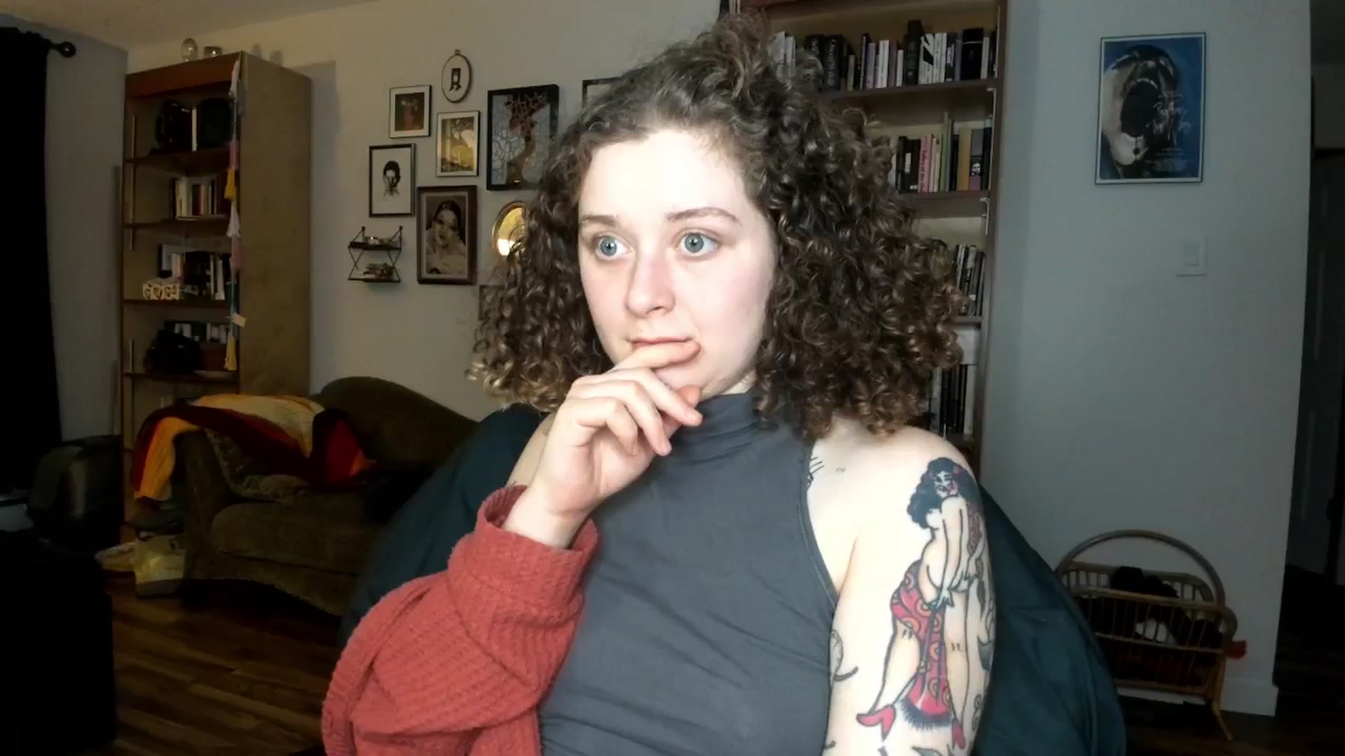 Gallery image thumbnail from PeachyQueen_'s myfreecams stream on, 11/13/2024, 21:22 image 16 of 20