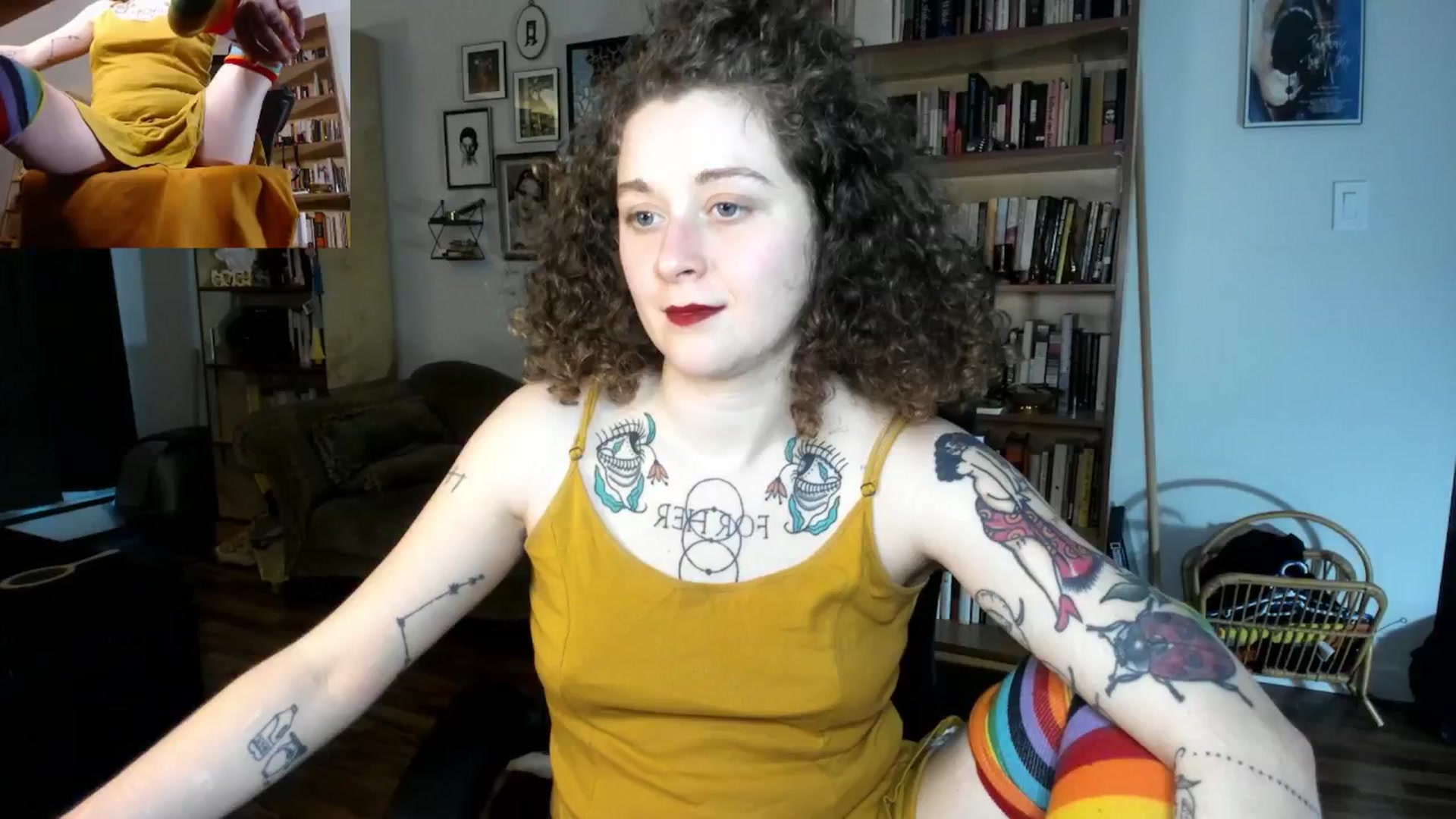 Gallery image thumbnail from PeachyQueen_'s myfreecams stream on, 11/22/2024, 22:37 image 6 of 20