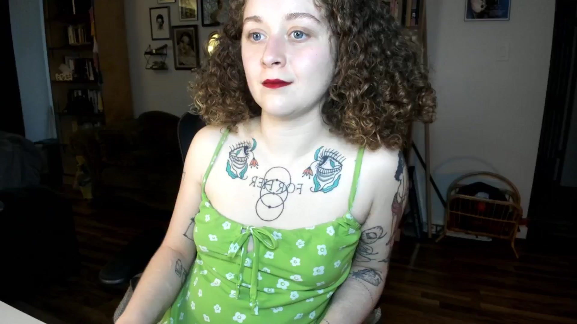 Gallery image thumbnail from PeachyQueen_'s myfreecams stream on, 11/27/2024, 22:19 image 8 of 20