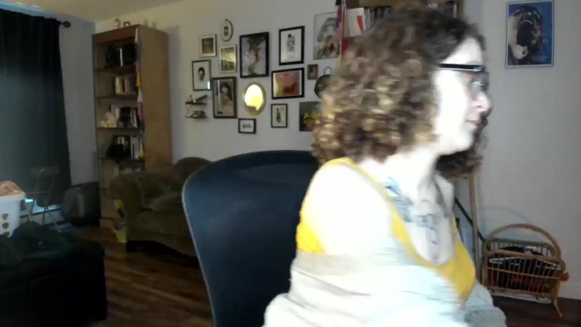 Gallery image thumbnail from PeachyQueen_'s myfreecams stream on, 11/28/2024, 22:07 image 6 of 20