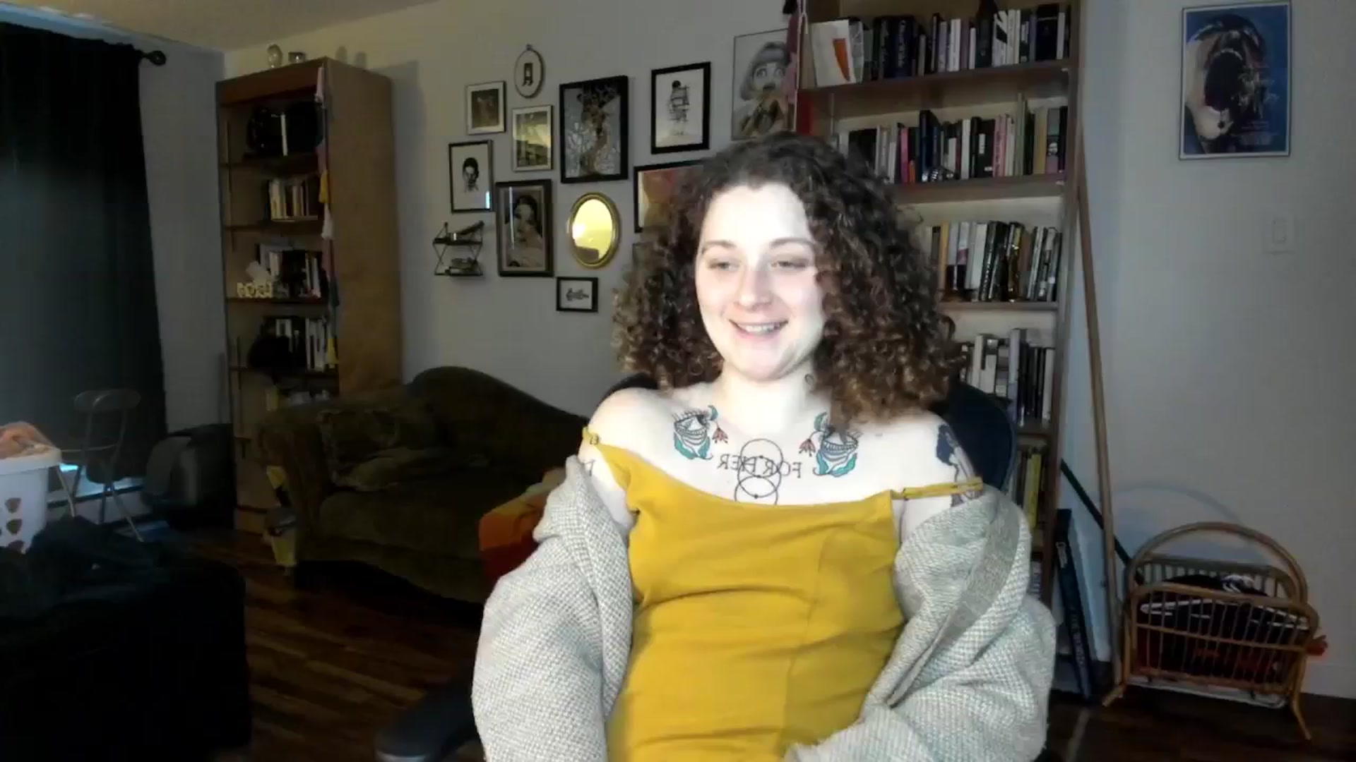 Gallery image thumbnail from PeachyQueen_'s myfreecams stream on, 11/28/2024, 22:07 image 13 of 20