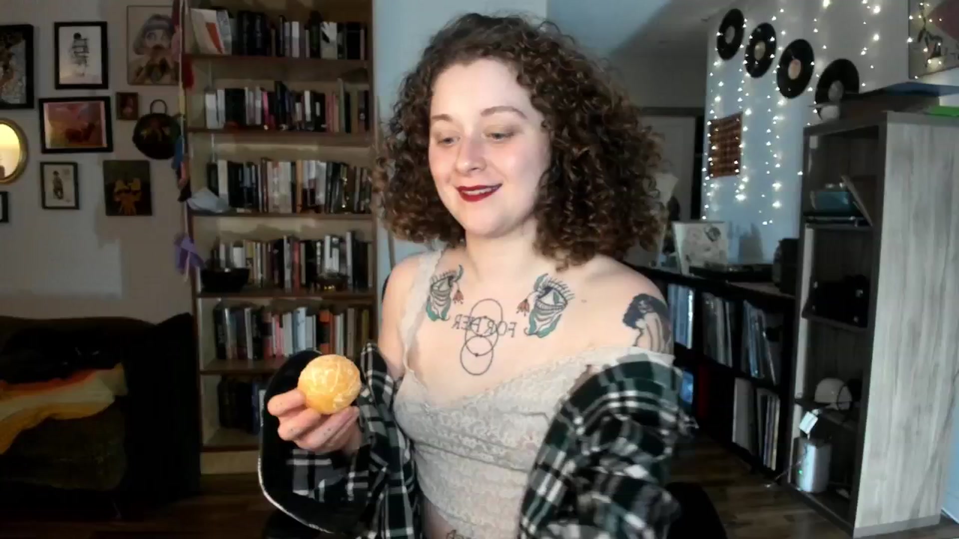 Gallery image thumbnail from PeachyQueen_'s myfreecams stream on, 12/02/2024, 21:33 image 7 of 20